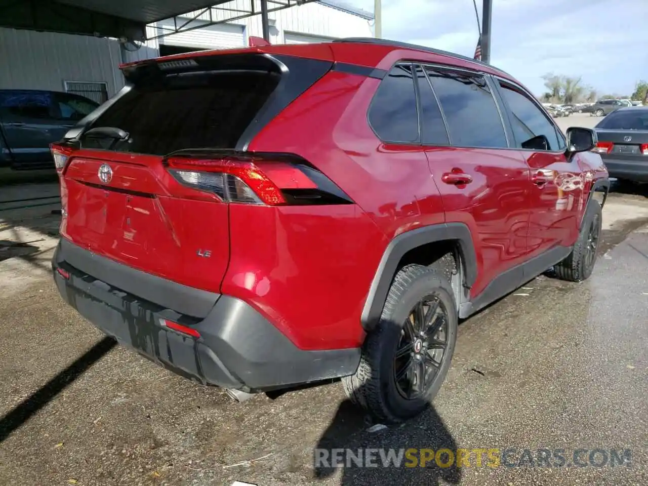 4 Photograph of a damaged car 2T3H1RFV2LW089643 TOYOTA RAV4 2020