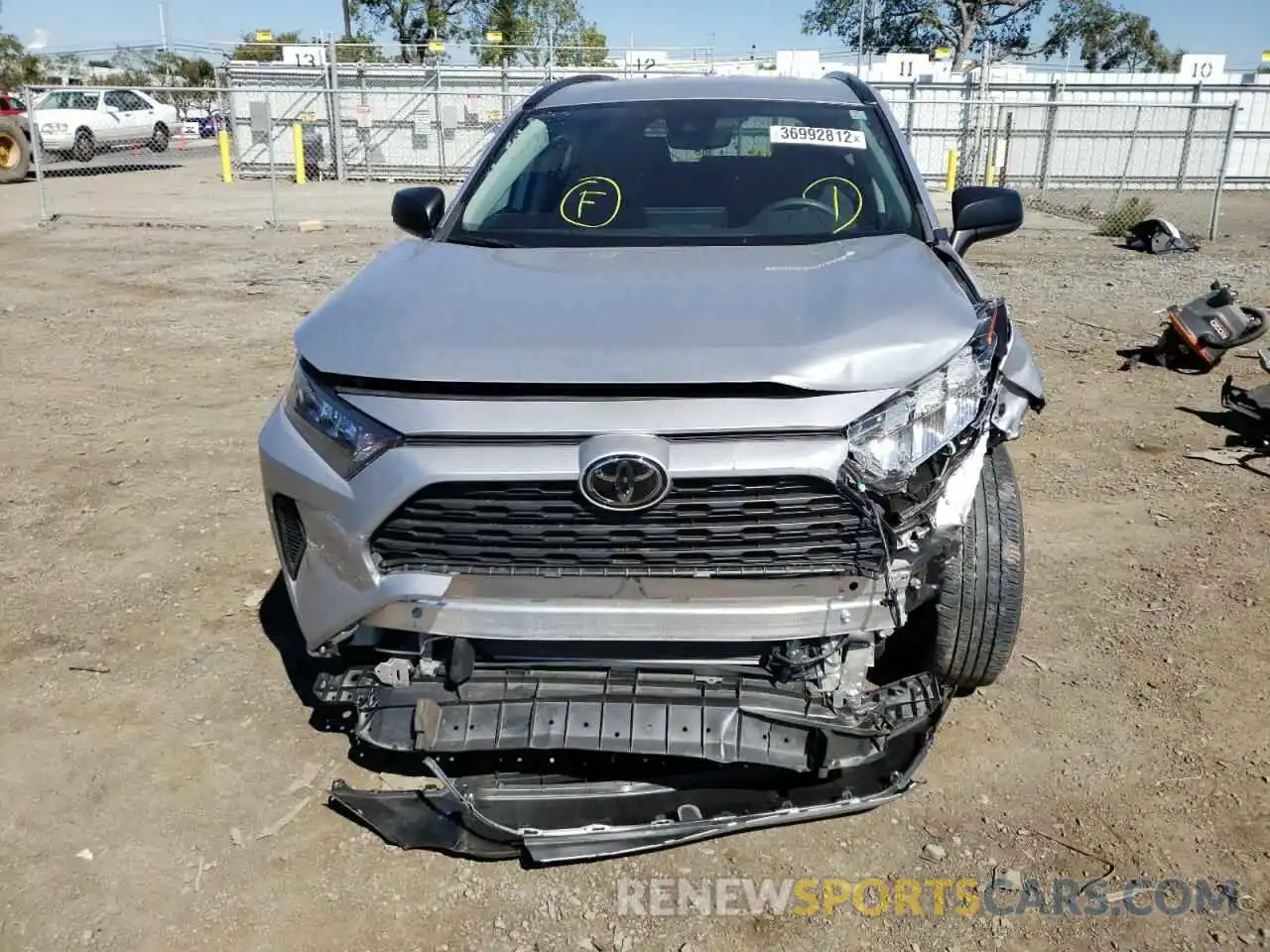 9 Photograph of a damaged car 2T3H1RFV2LW099928 TOYOTA RAV4 2020