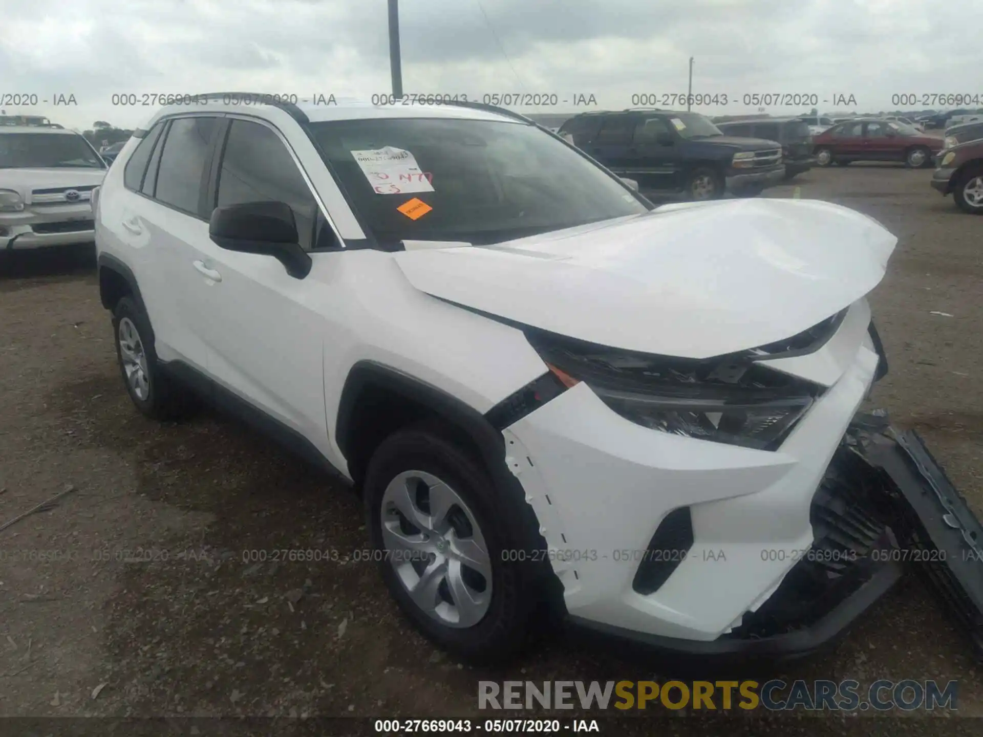 1 Photograph of a damaged car 2T3H1RFV3LC033793 TOYOTA RAV4 2020