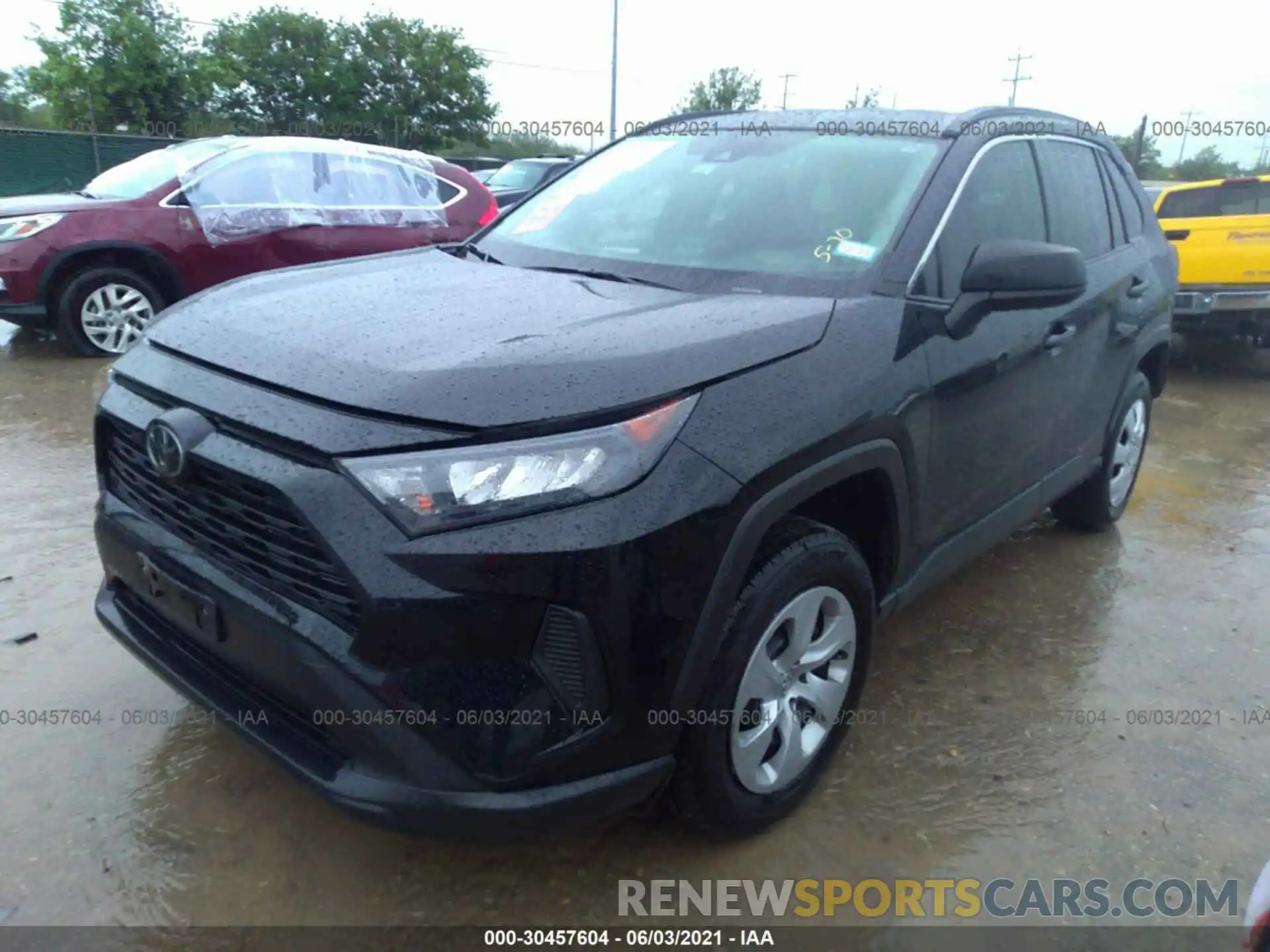 2 Photograph of a damaged car 2T3H1RFV3LC040730 TOYOTA RAV4 2020