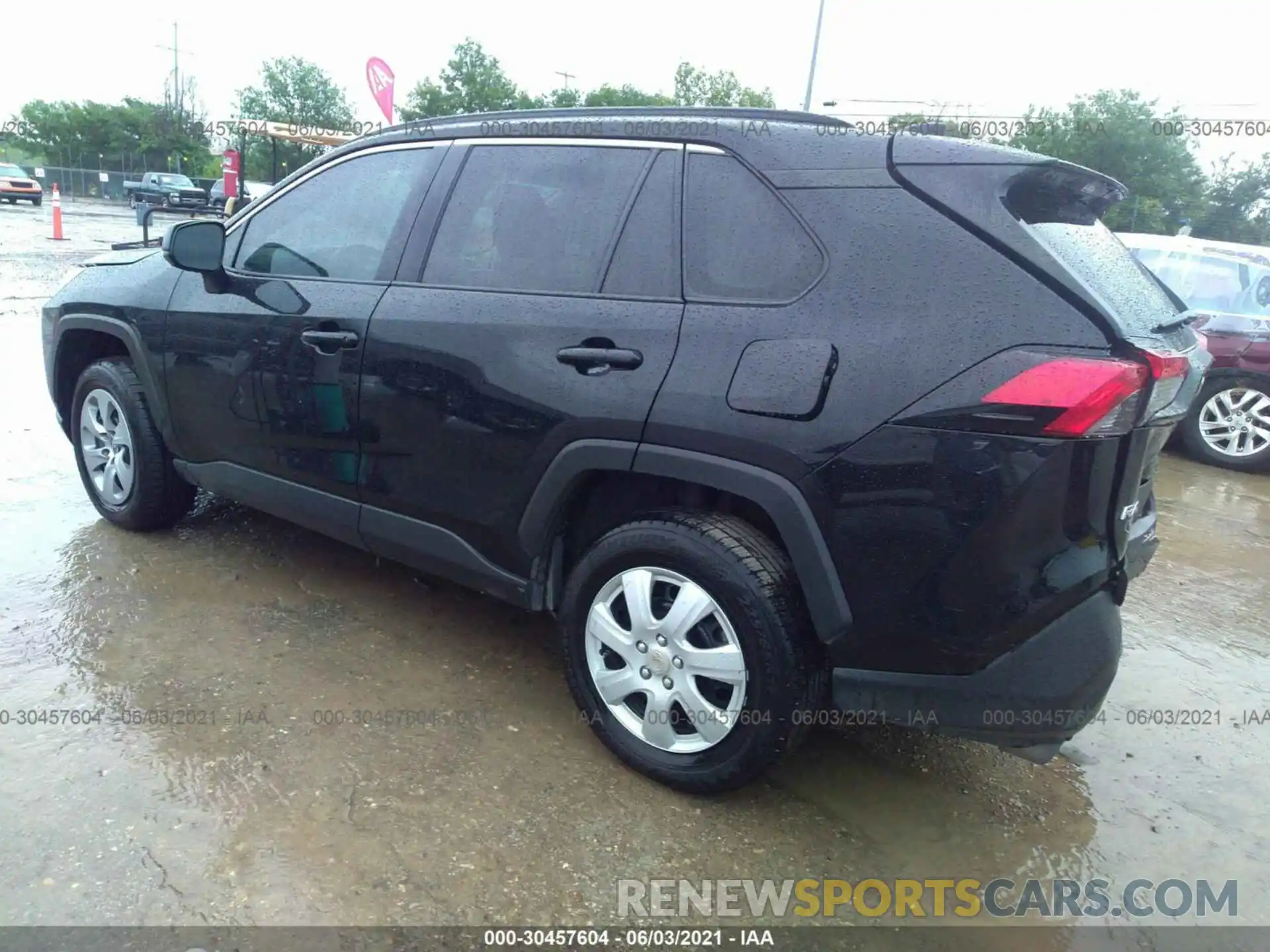 3 Photograph of a damaged car 2T3H1RFV3LC040730 TOYOTA RAV4 2020