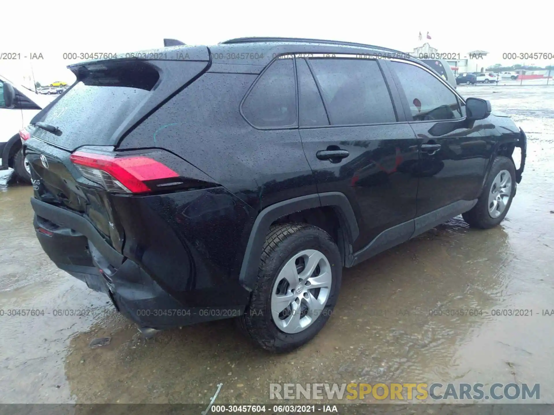 4 Photograph of a damaged car 2T3H1RFV3LC040730 TOYOTA RAV4 2020