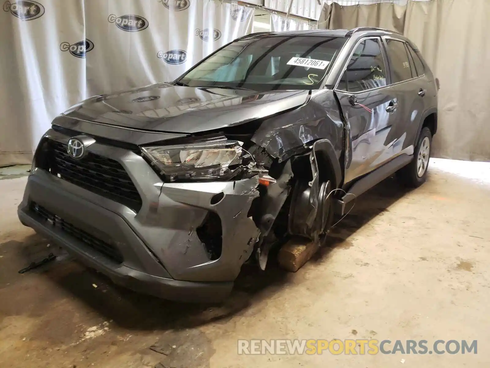 2 Photograph of a damaged car 2T3H1RFV3LC040842 TOYOTA RAV4 2020