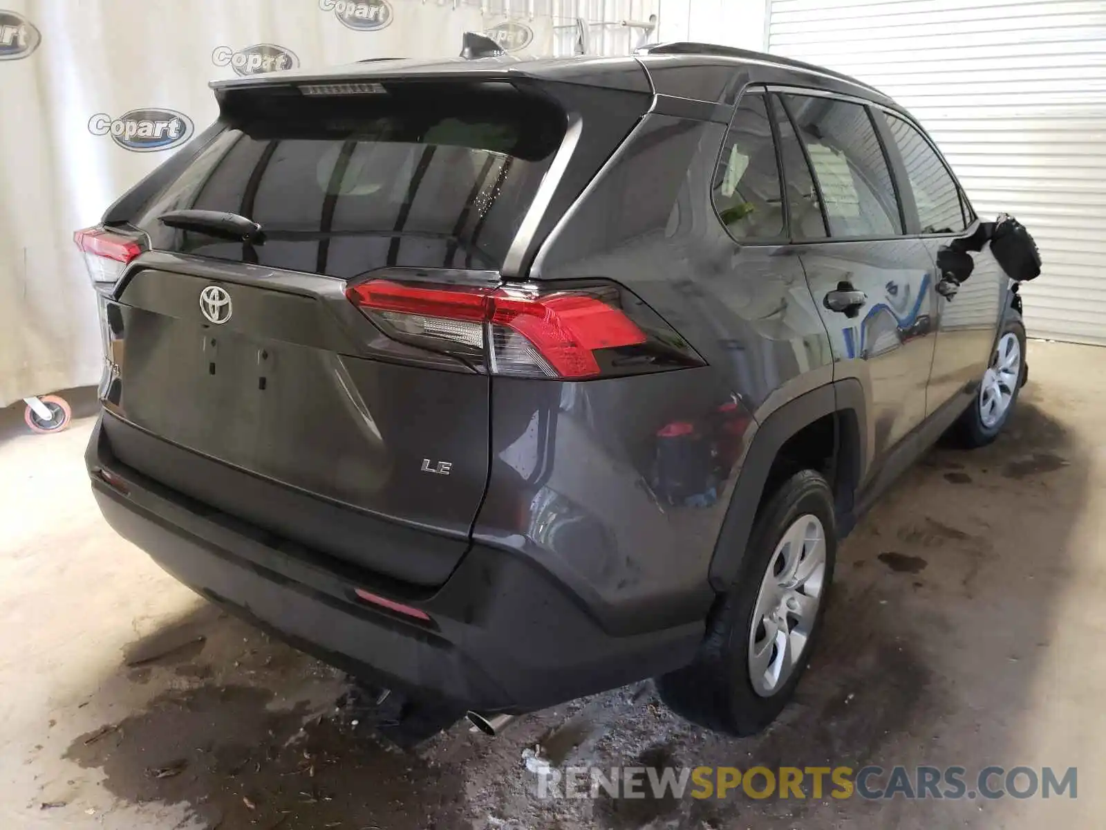 4 Photograph of a damaged car 2T3H1RFV3LC040842 TOYOTA RAV4 2020