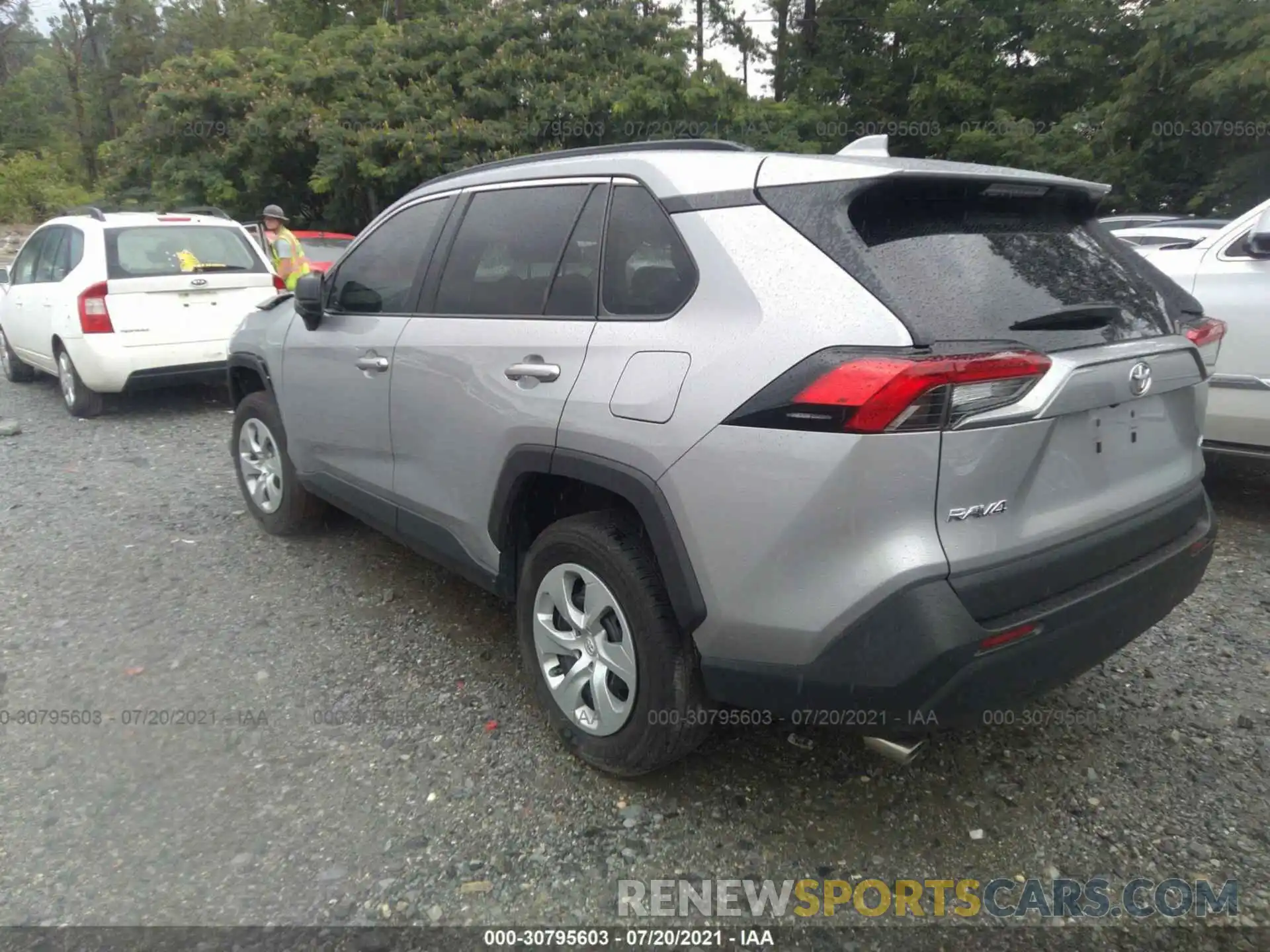 3 Photograph of a damaged car 2T3H1RFV3LC041327 TOYOTA RAV4 2020