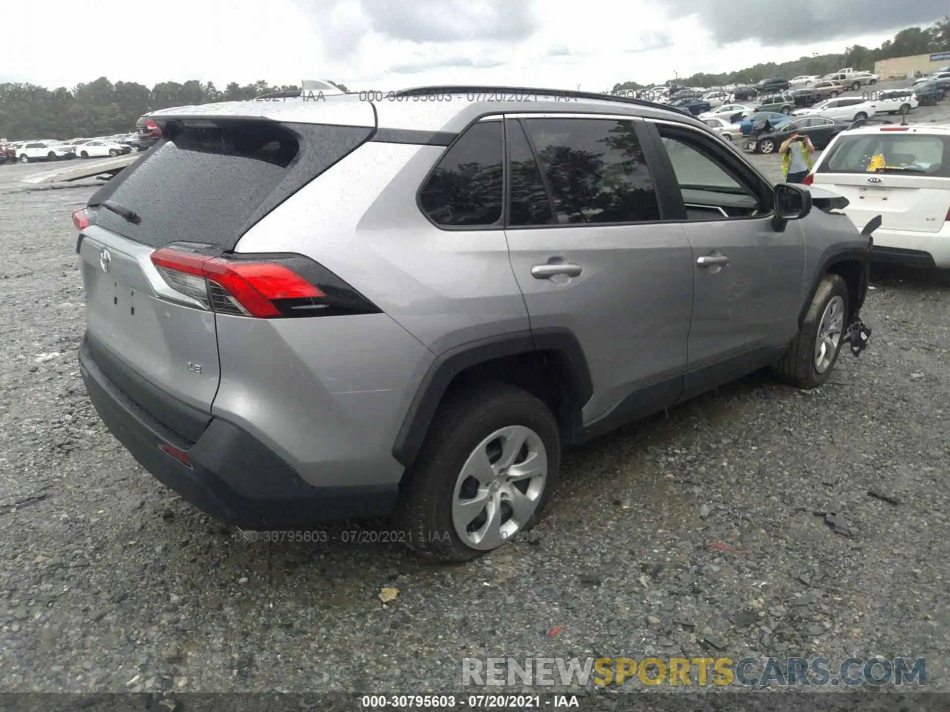 4 Photograph of a damaged car 2T3H1RFV3LC041327 TOYOTA RAV4 2020