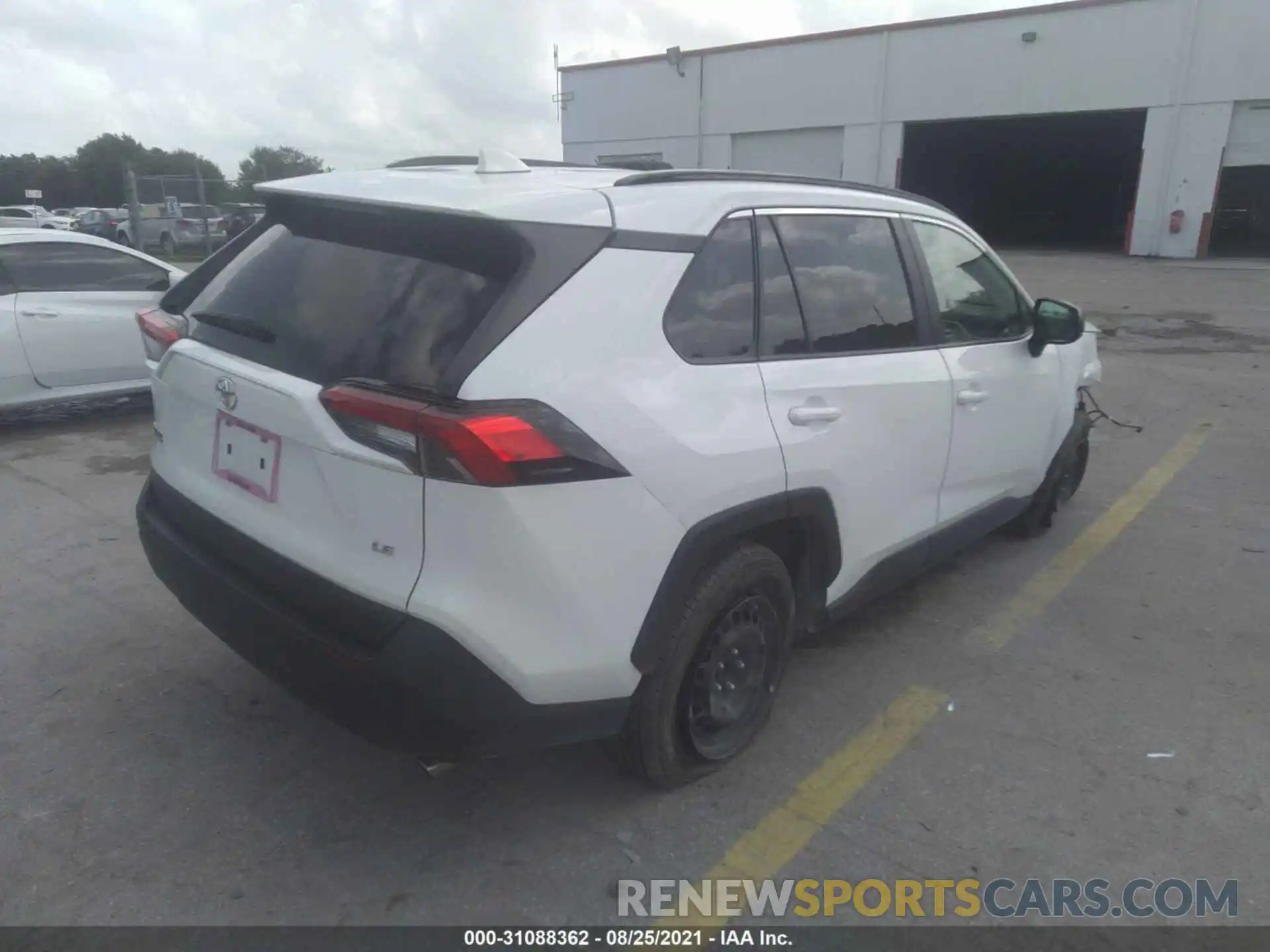 4 Photograph of a damaged car 2T3H1RFV3LC041716 TOYOTA RAV4 2020