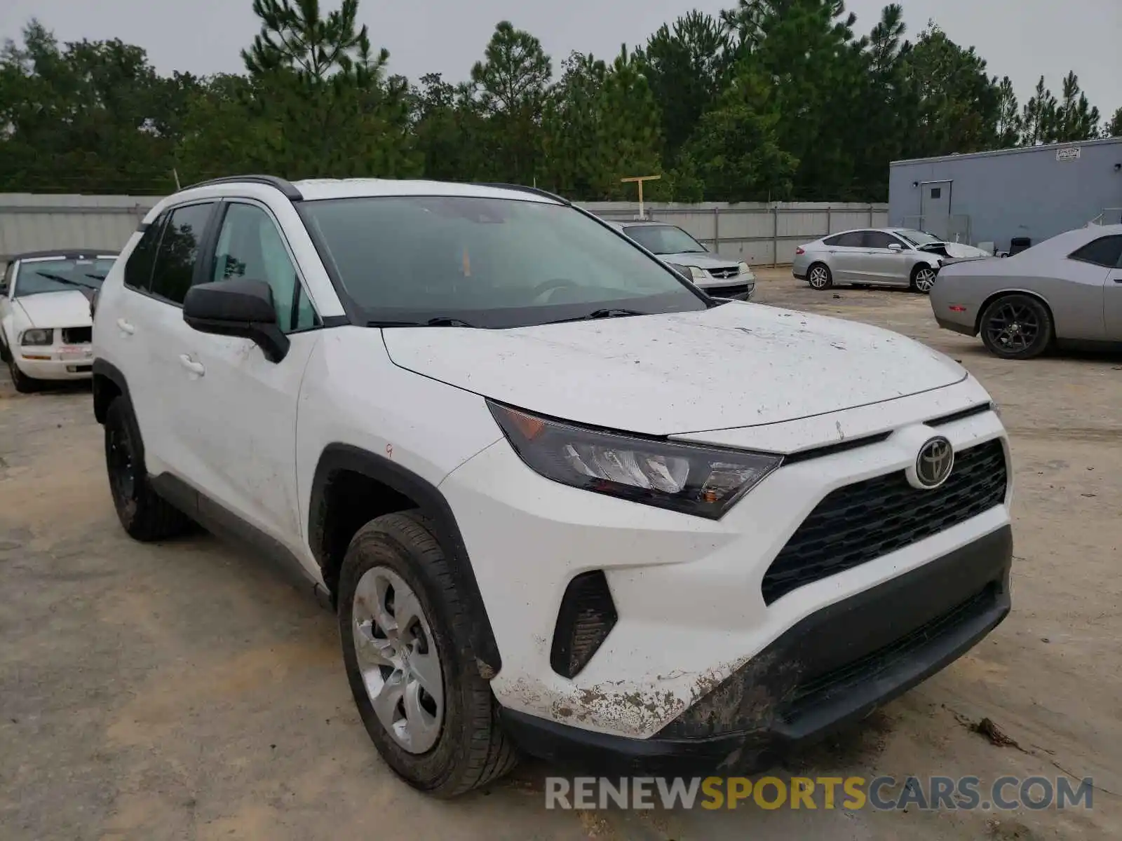 1 Photograph of a damaged car 2T3H1RFV3LC046771 TOYOTA RAV4 2020