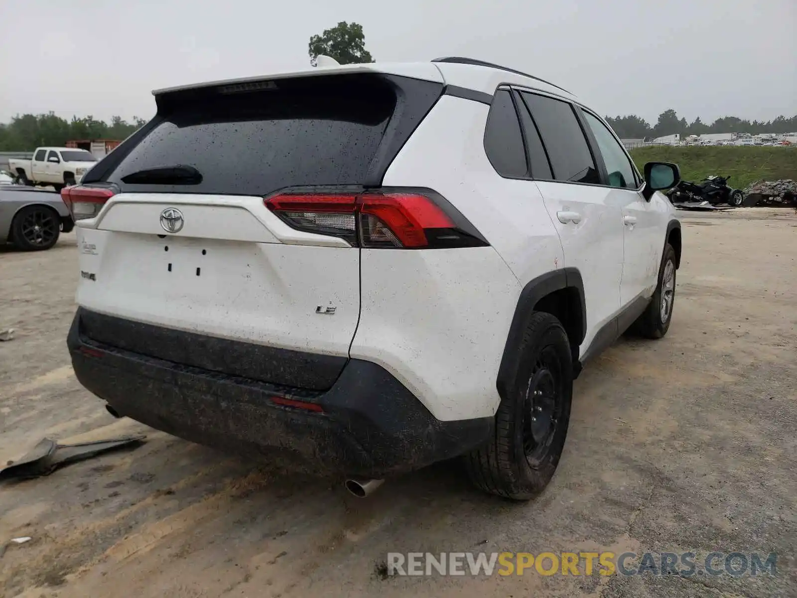 4 Photograph of a damaged car 2T3H1RFV3LC046771 TOYOTA RAV4 2020