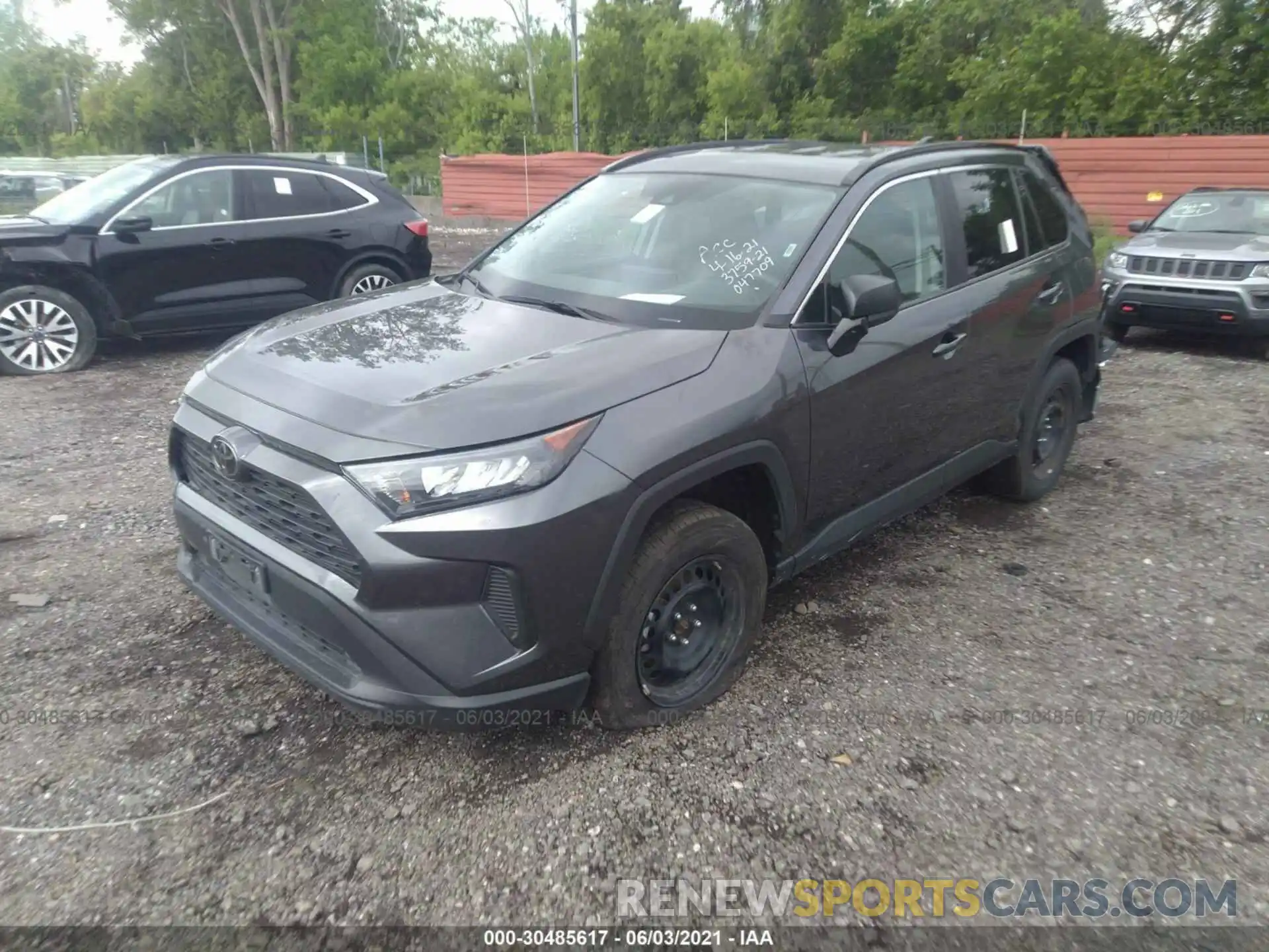 2 Photograph of a damaged car 2T3H1RFV3LC047709 TOYOTA RAV4 2020