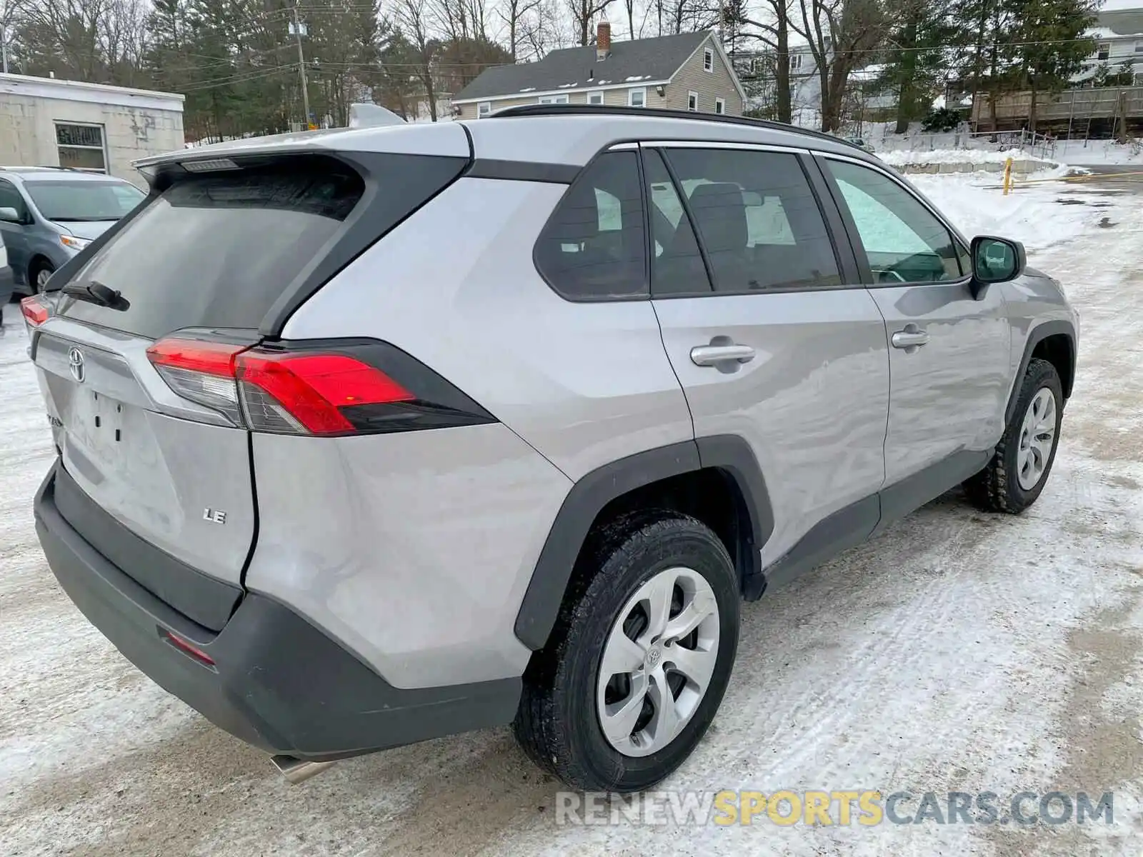 4 Photograph of a damaged car 2T3H1RFV3LC048309 TOYOTA RAV4 2020