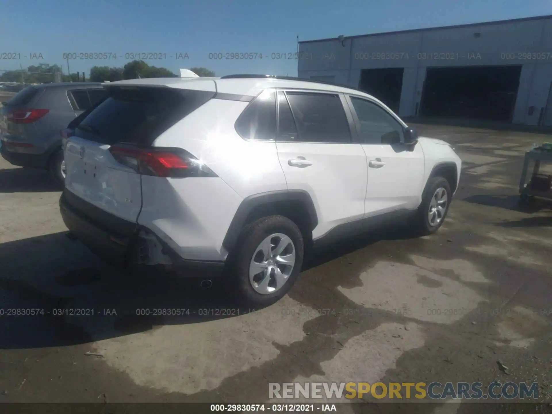 4 Photograph of a damaged car 2T3H1RFV3LC053493 TOYOTA RAV4 2020