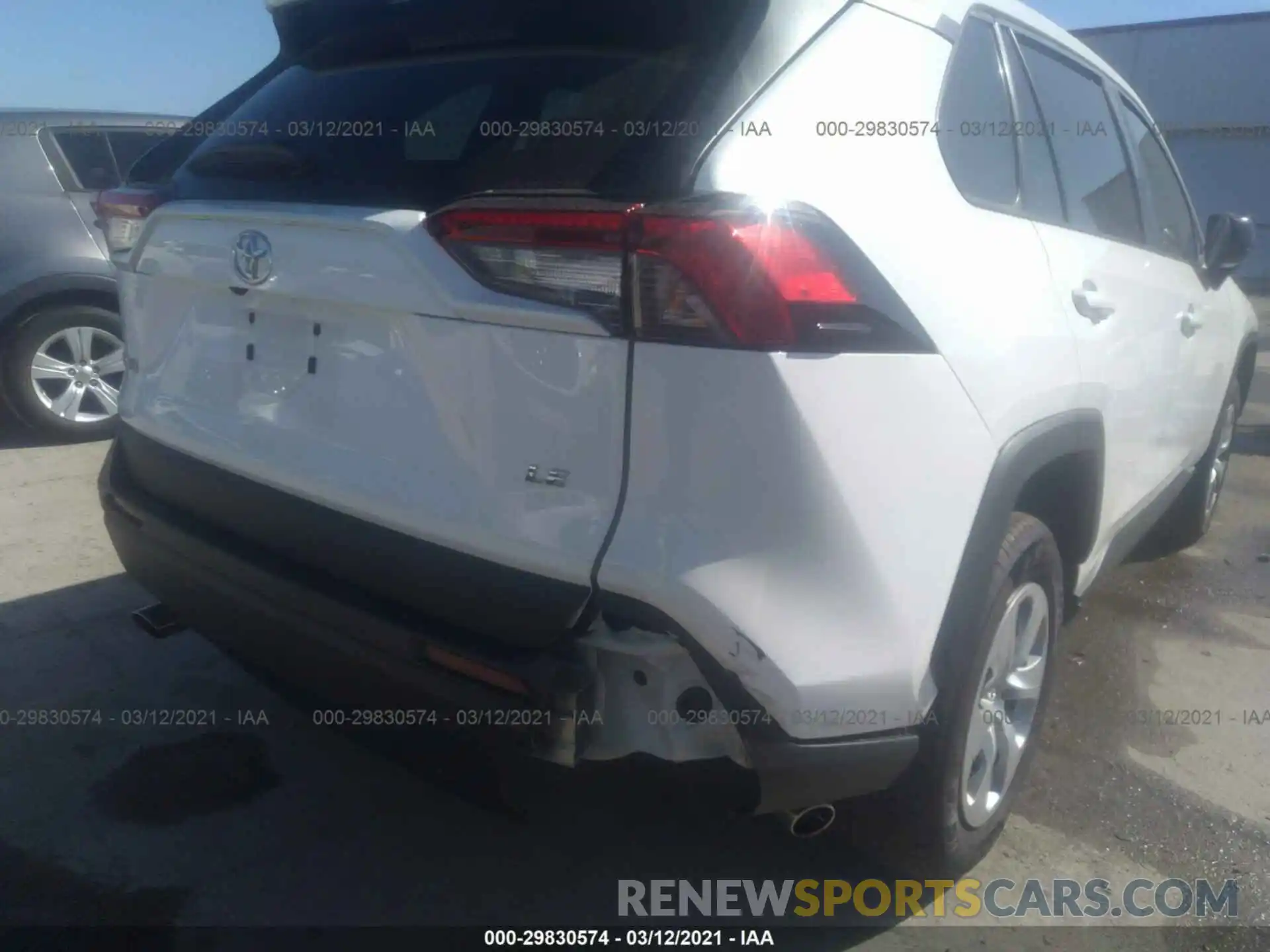 6 Photograph of a damaged car 2T3H1RFV3LC053493 TOYOTA RAV4 2020