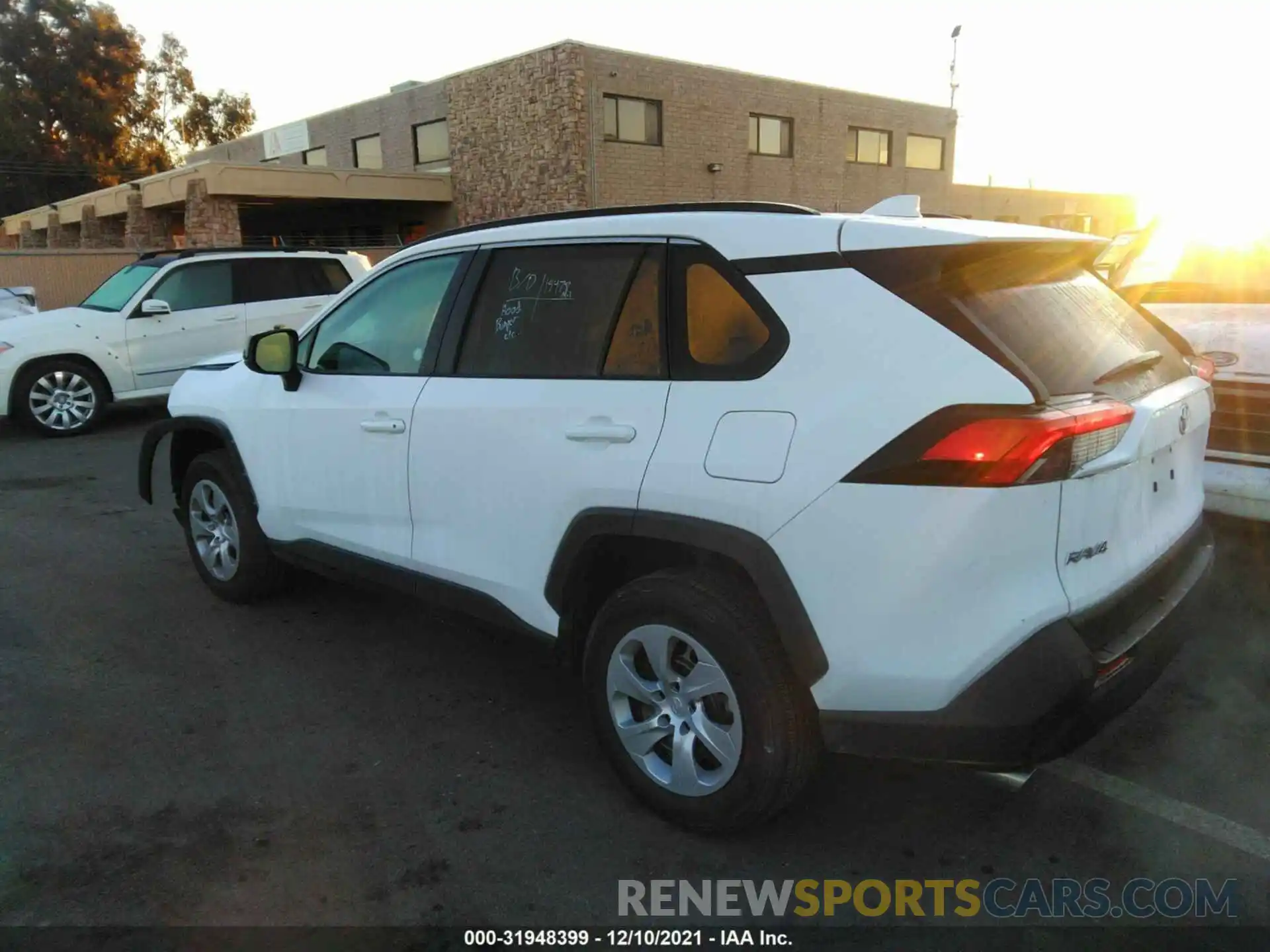 3 Photograph of a damaged car 2T3H1RFV3LC053591 TOYOTA RAV4 2020