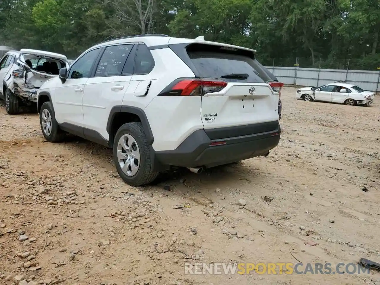 3 Photograph of a damaged car 2T3H1RFV3LC055664 TOYOTA RAV4 2020