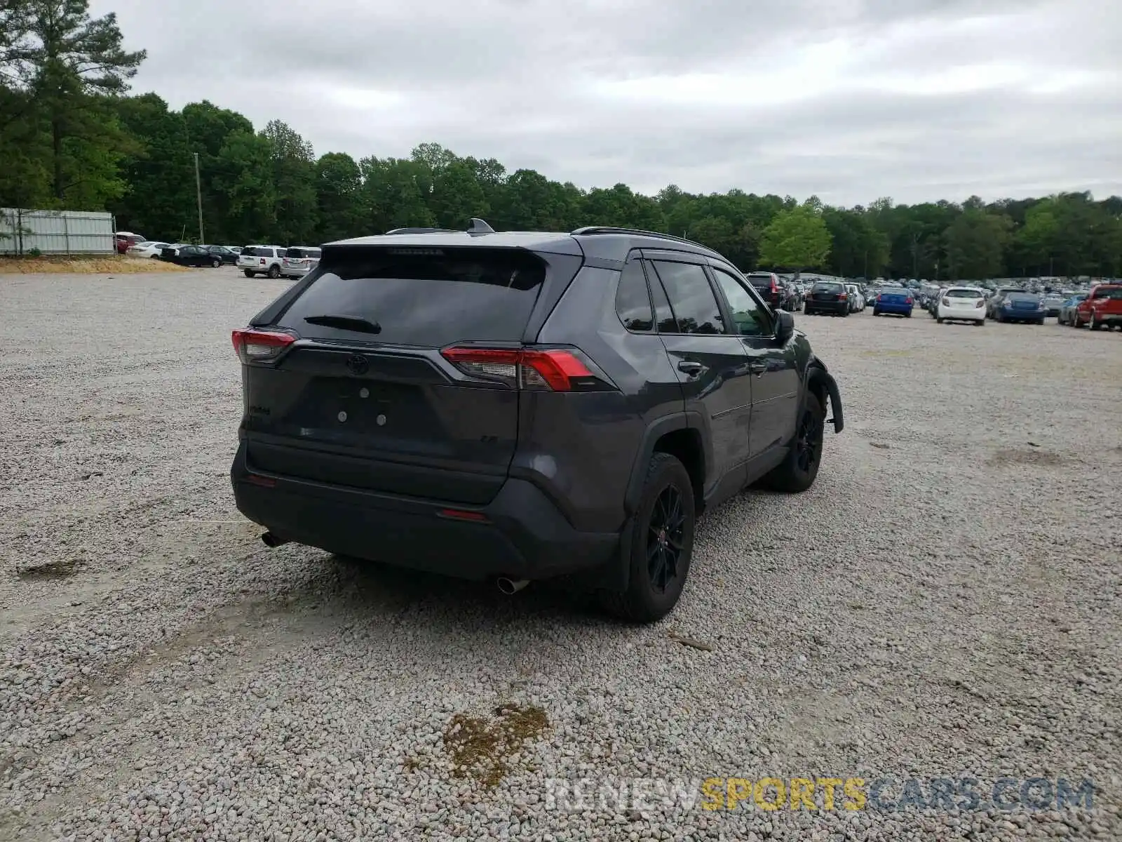 4 Photograph of a damaged car 2T3H1RFV3LC056748 TOYOTA RAV4 2020