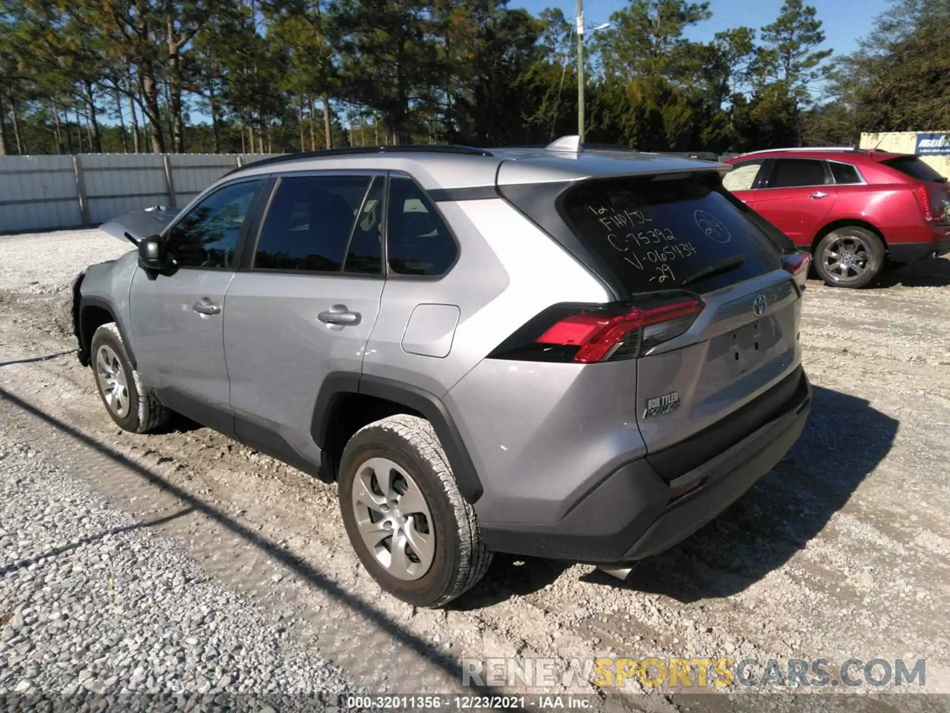 3 Photograph of a damaged car 2T3H1RFV3LC065434 TOYOTA RAV4 2020