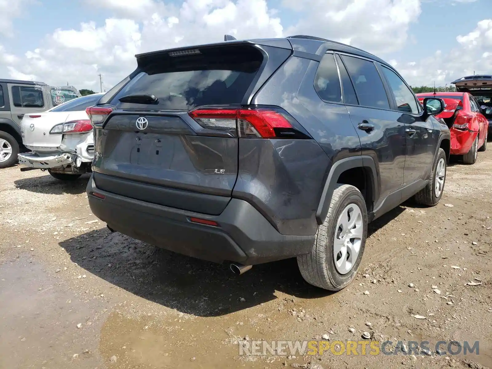 4 Photograph of a damaged car 2T3H1RFV3LC069256 TOYOTA RAV4 2020