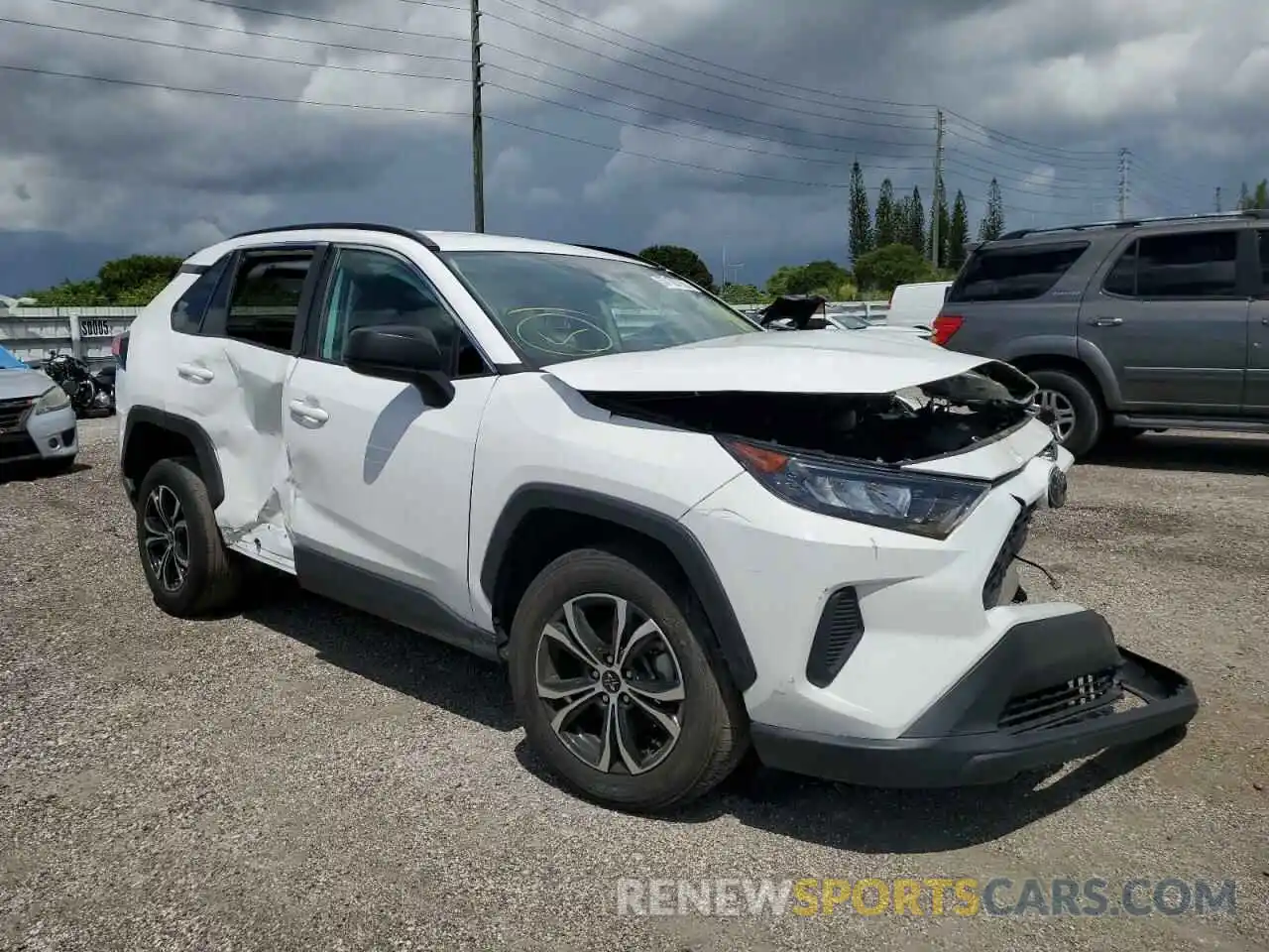 1 Photograph of a damaged car 2T3H1RFV3LC072108 TOYOTA RAV4 2020