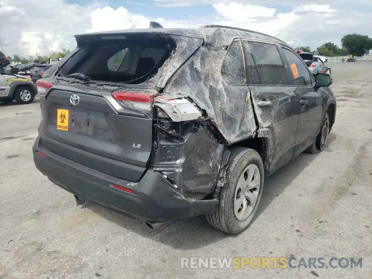 4 Photograph of a damaged car 2T3H1RFV3LC075591 TOYOTA RAV4 2020