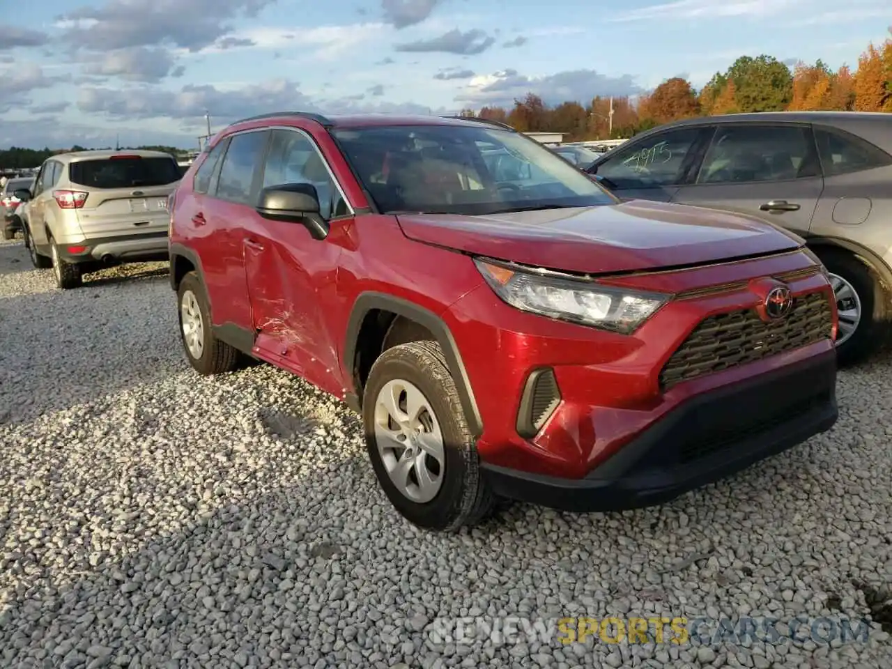 1 Photograph of a damaged car 2T3H1RFV3LC081536 TOYOTA RAV4 2020