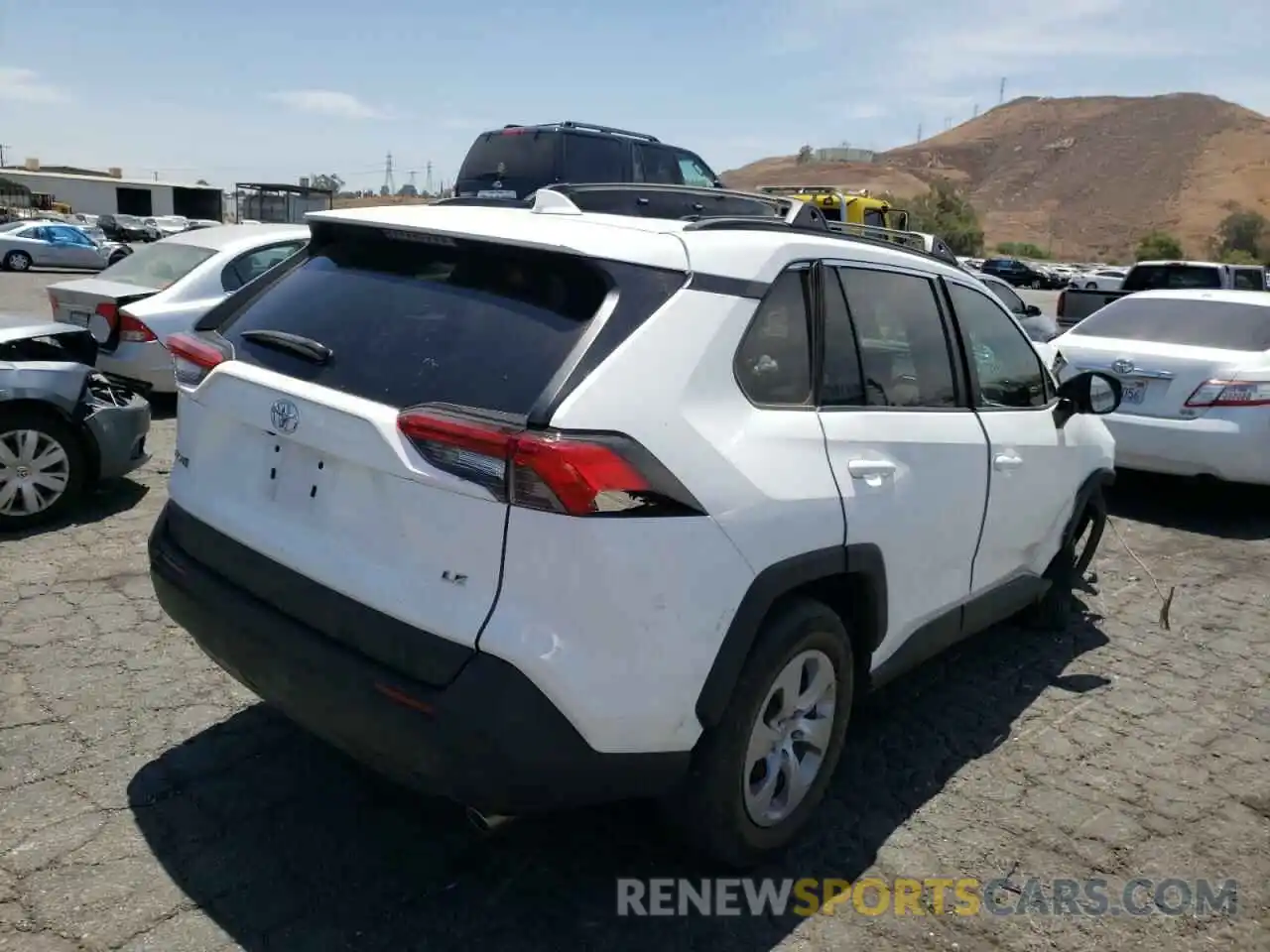 4 Photograph of a damaged car 2T3H1RFV3LW061849 TOYOTA RAV4 2020