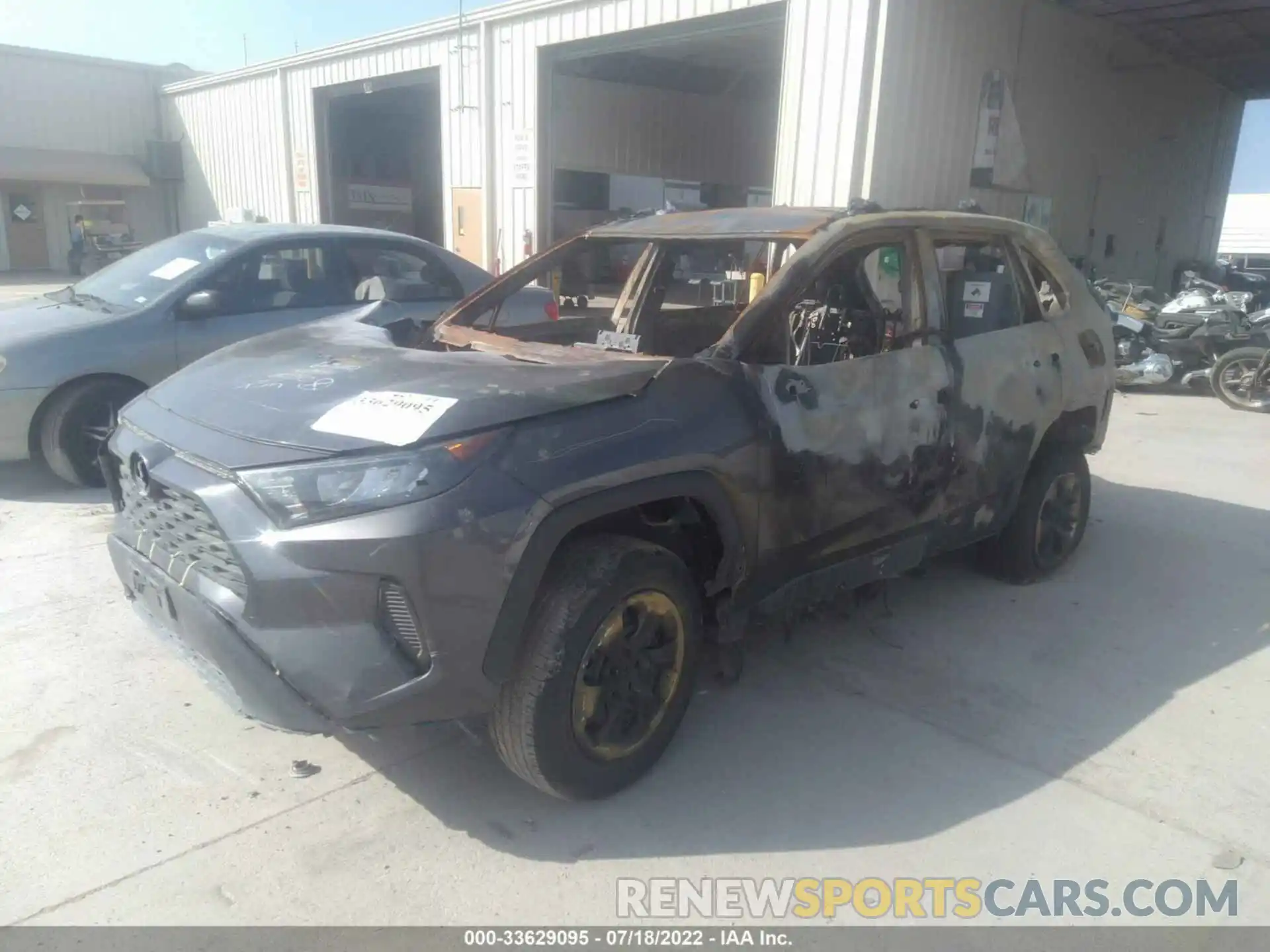 2 Photograph of a damaged car 2T3H1RFV3LW080790 TOYOTA RAV4 2020