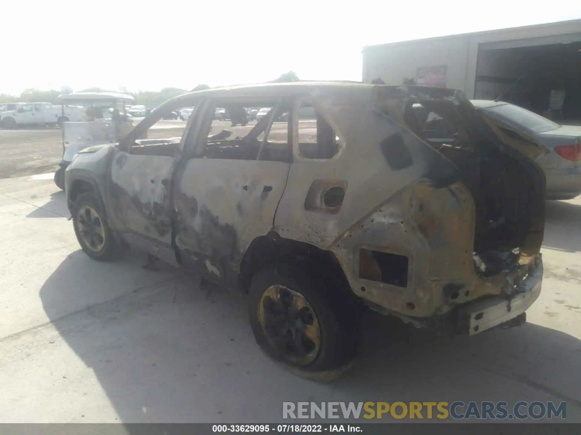 3 Photograph of a damaged car 2T3H1RFV3LW080790 TOYOTA RAV4 2020