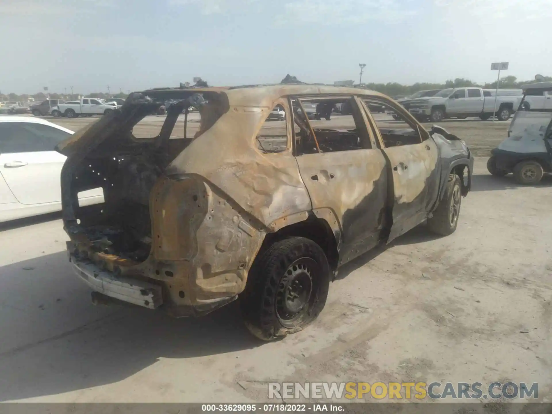 4 Photograph of a damaged car 2T3H1RFV3LW080790 TOYOTA RAV4 2020