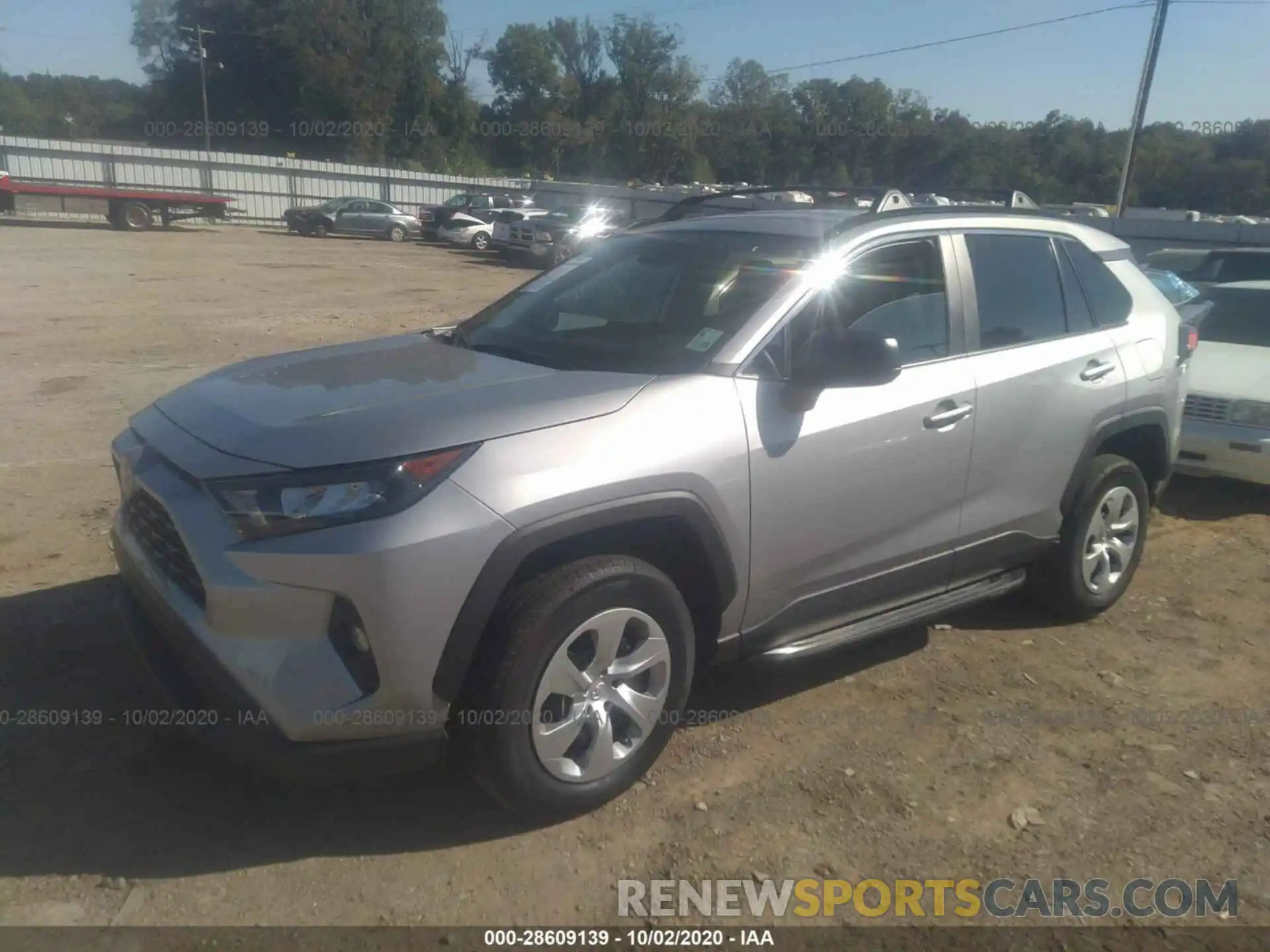 2 Photograph of a damaged car 2T3H1RFV3LW081566 TOYOTA RAV4 2020