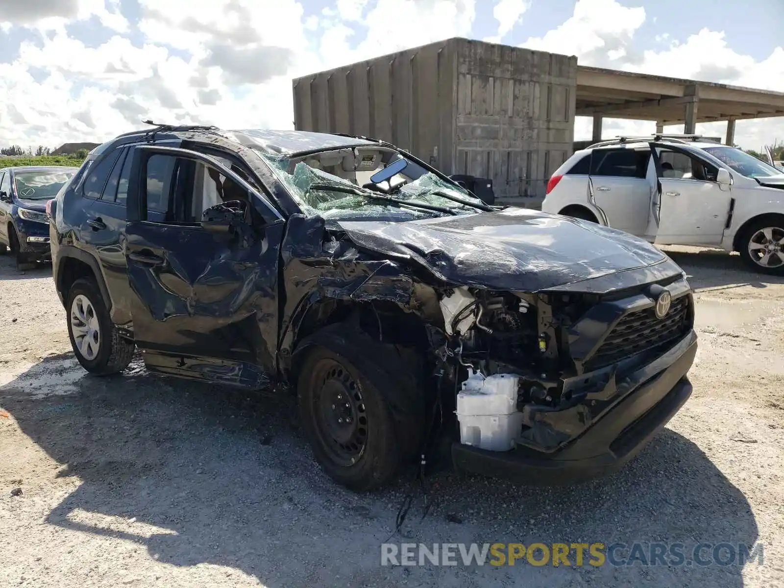 1 Photograph of a damaged car 2T3H1RFV3LW090252 TOYOTA RAV4 2020