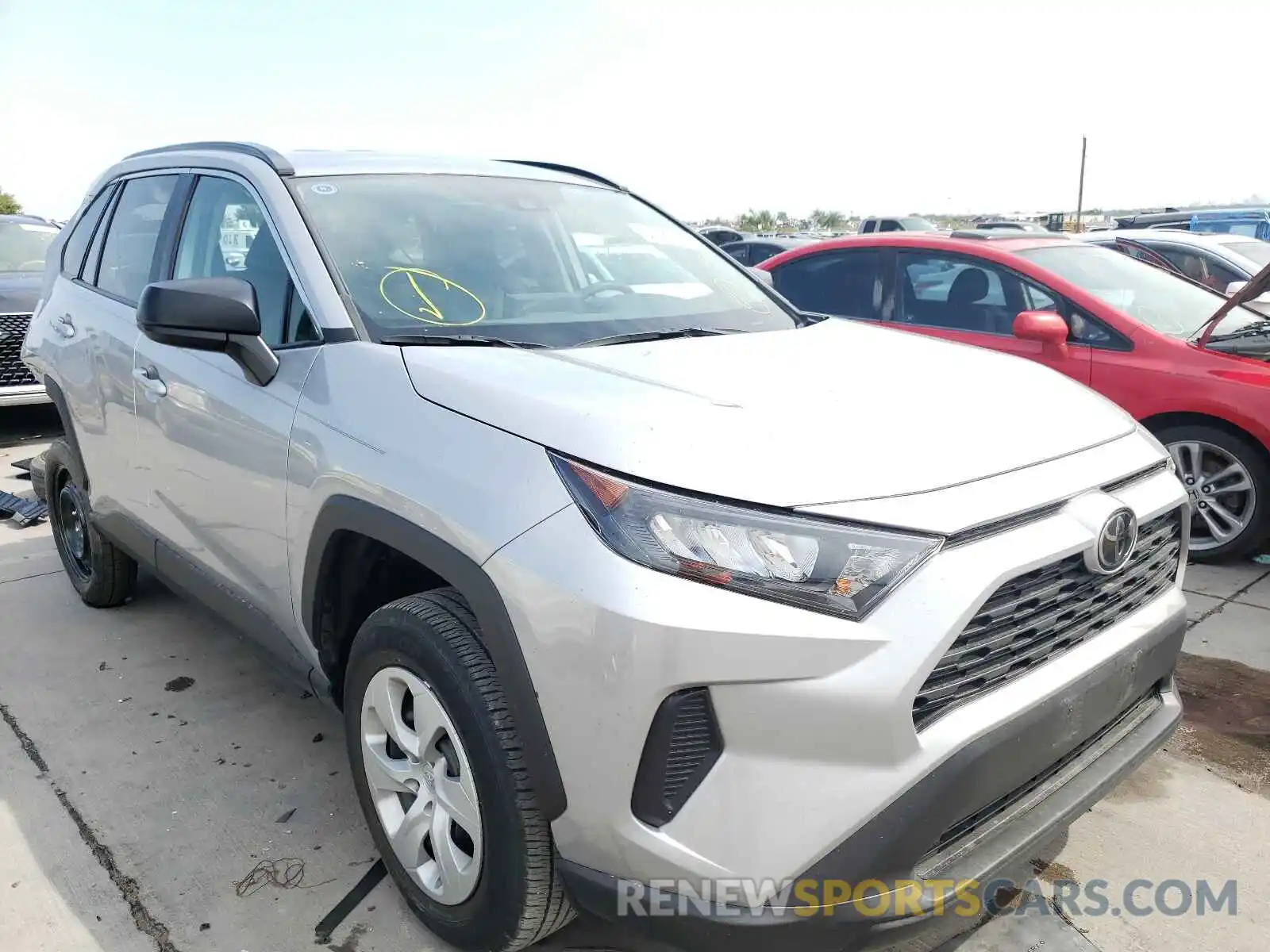 1 Photograph of a damaged car 2T3H1RFV3LW090851 TOYOTA RAV4 2020