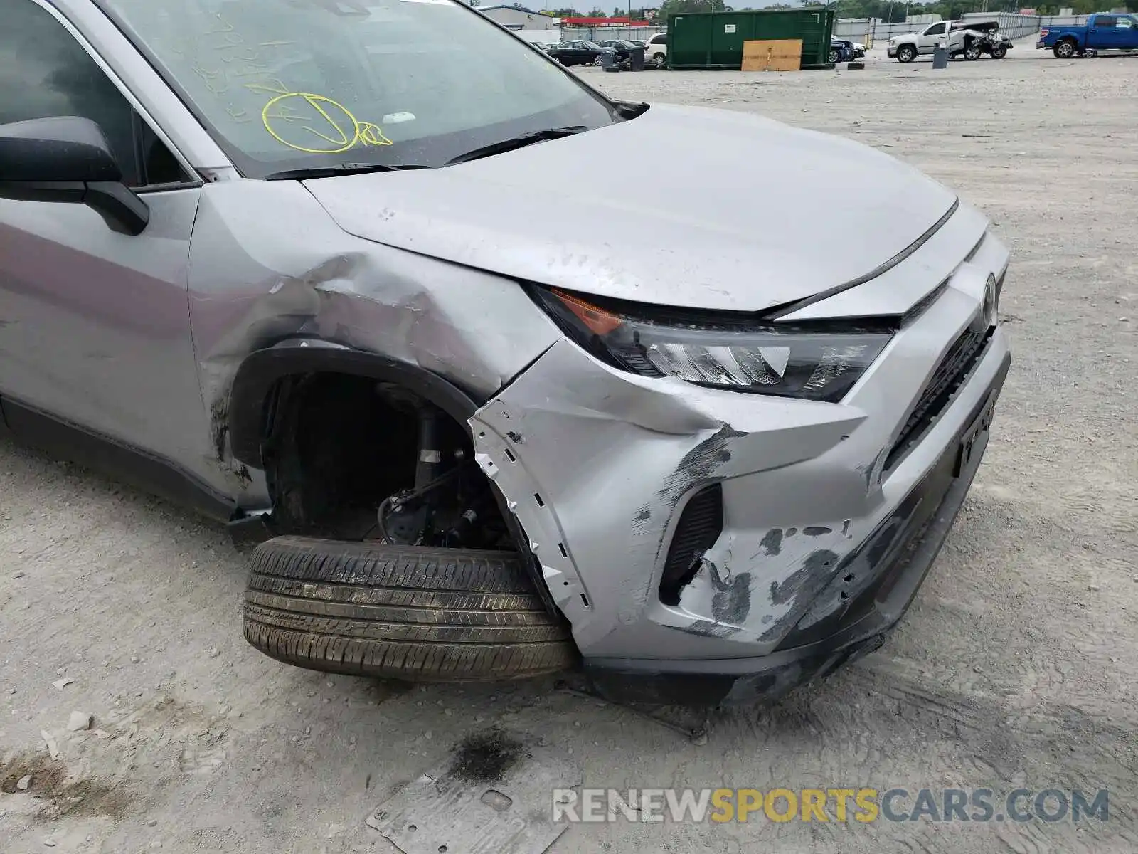 9 Photograph of a damaged car 2T3H1RFV3LW103288 TOYOTA RAV4 2020