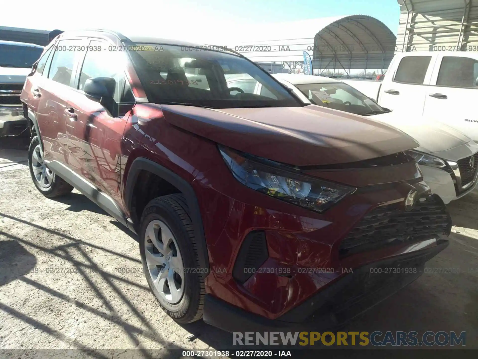 1 Photograph of a damaged car 2T3H1RFV4LC036640 TOYOTA RAV4 2020