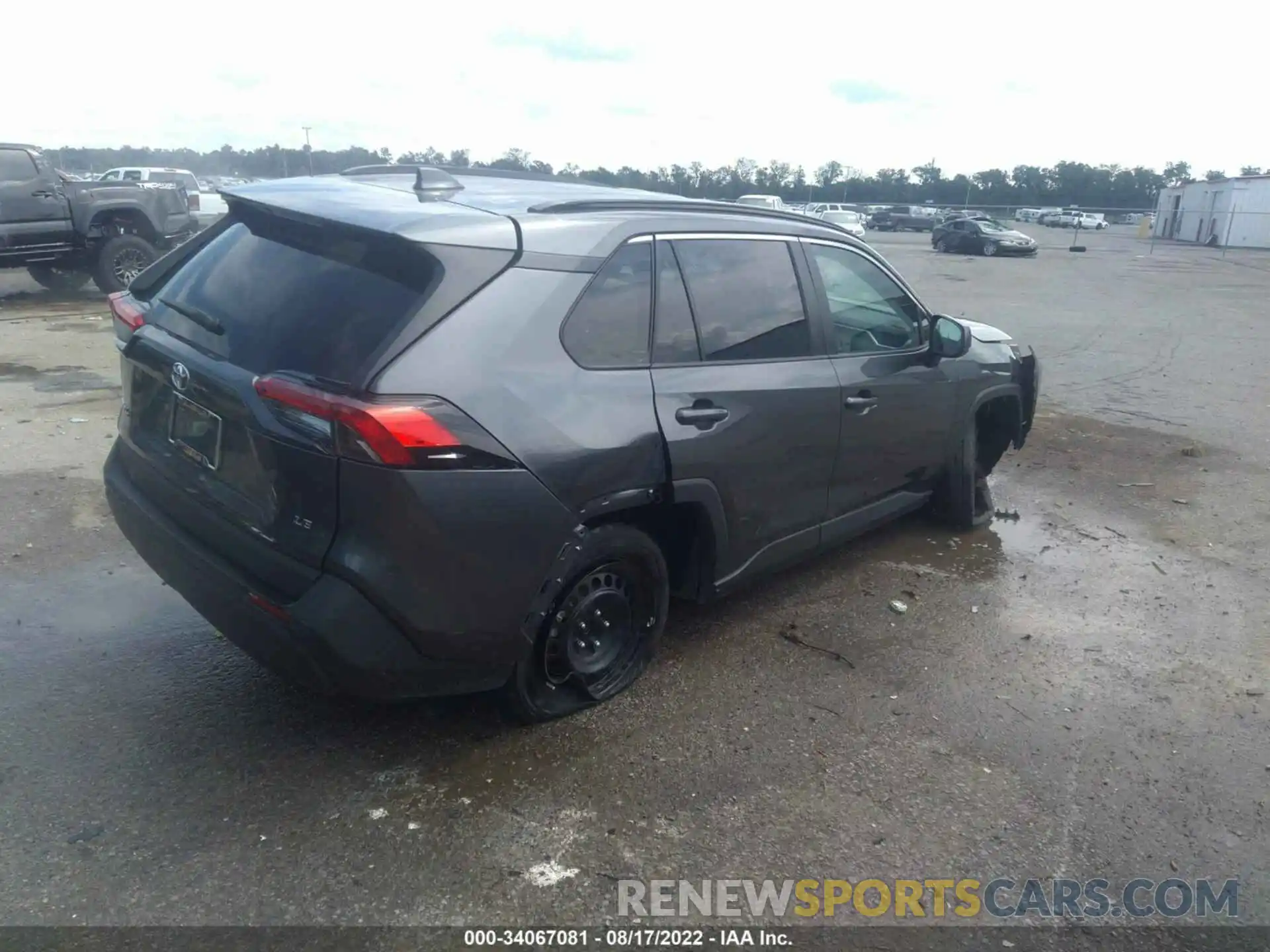 4 Photograph of a damaged car 2T3H1RFV4LC045595 TOYOTA RAV4 2020