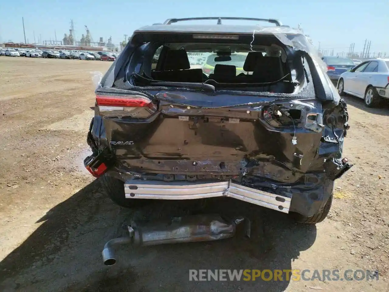 9 Photograph of a damaged car 2T3H1RFV4LC047038 TOYOTA RAV4 2020