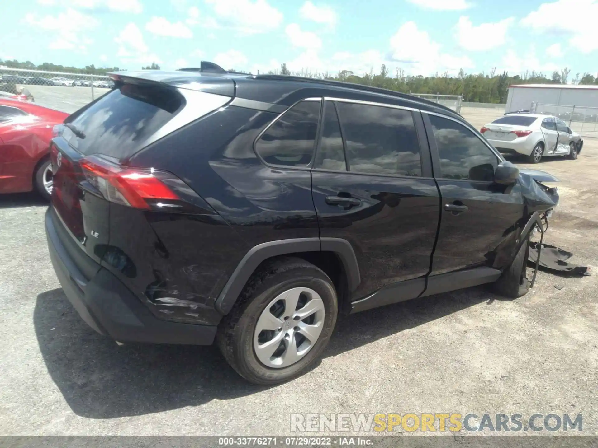 4 Photograph of a damaged car 2T3H1RFV4LC049369 TOYOTA RAV4 2020