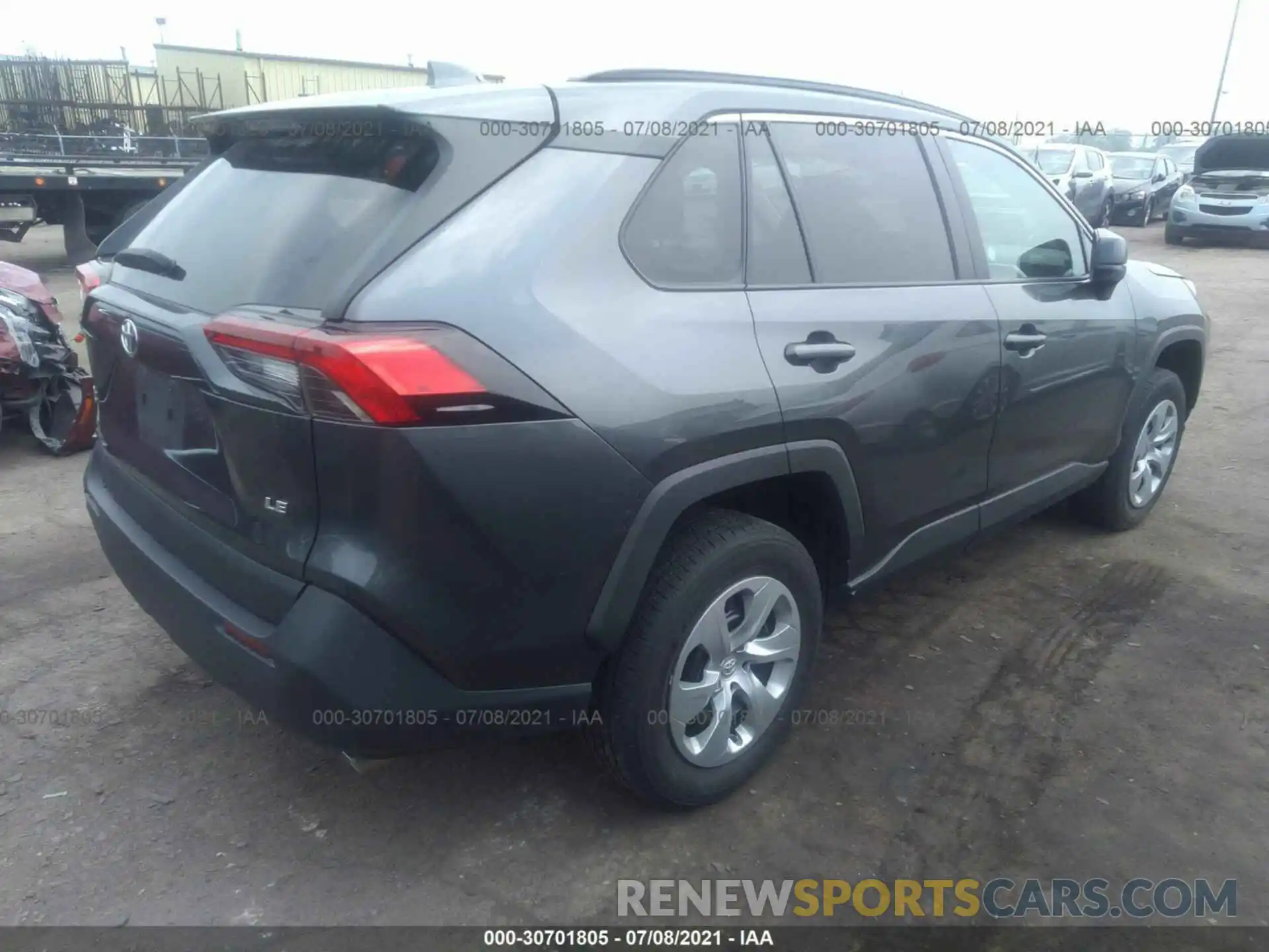 4 Photograph of a damaged car 2T3H1RFV4LC052174 TOYOTA RAV4 2020