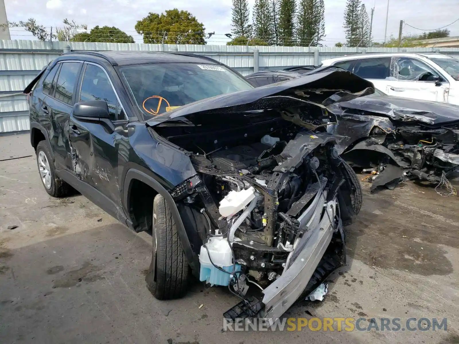 1 Photograph of a damaged car 2T3H1RFV4LC067533 TOYOTA RAV4 2020