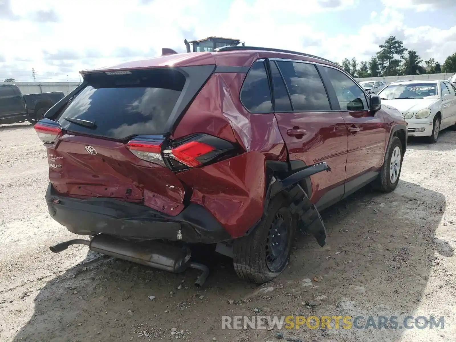 4 Photograph of a damaged car 2T3H1RFV4LC073851 TOYOTA RAV4 2020