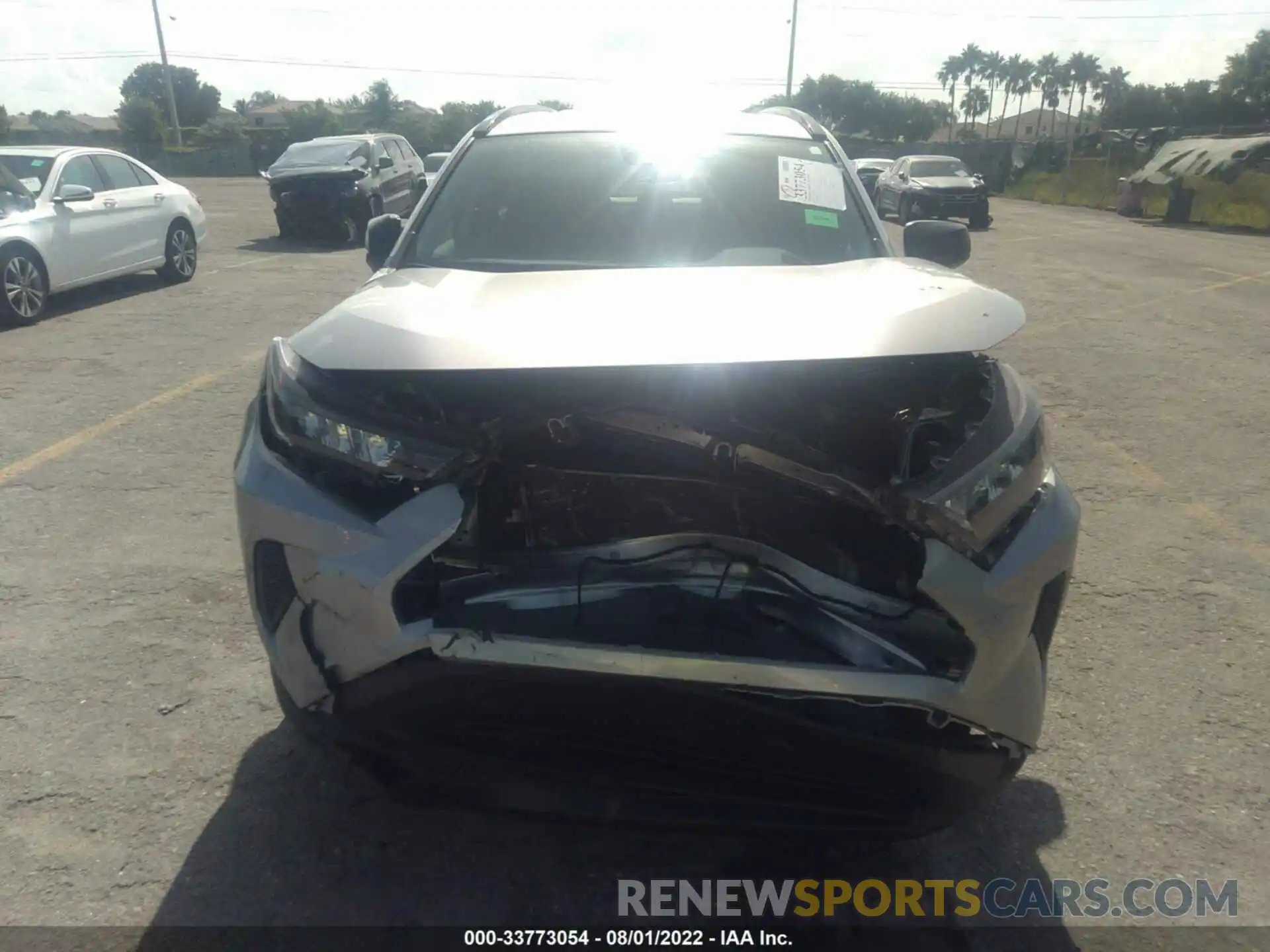 6 Photograph of a damaged car 2T3H1RFV4LC084770 TOYOTA RAV4 2020