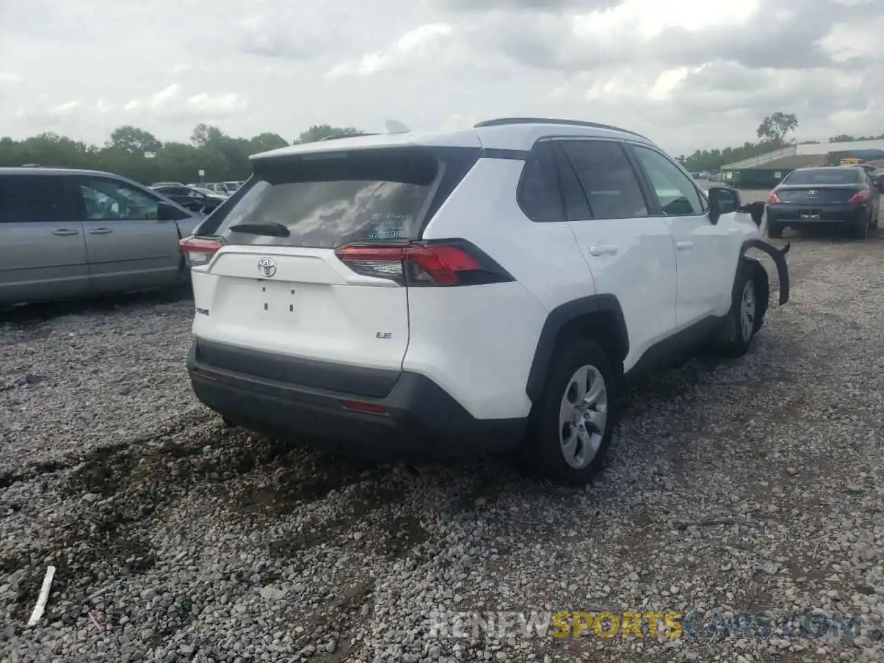 4 Photograph of a damaged car 2T3H1RFV4LC085188 TOYOTA RAV4 2020