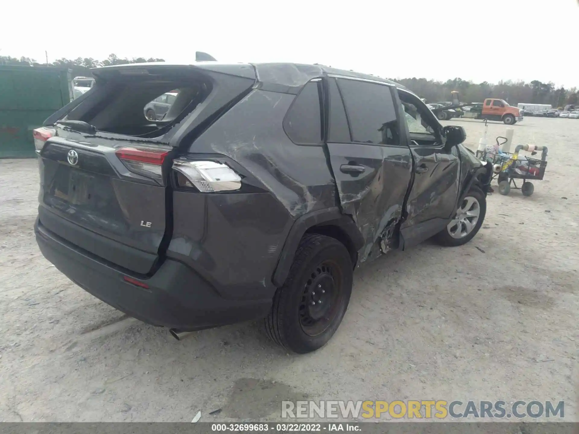 4 Photograph of a damaged car 2T3H1RFV4LW057955 TOYOTA RAV4 2020