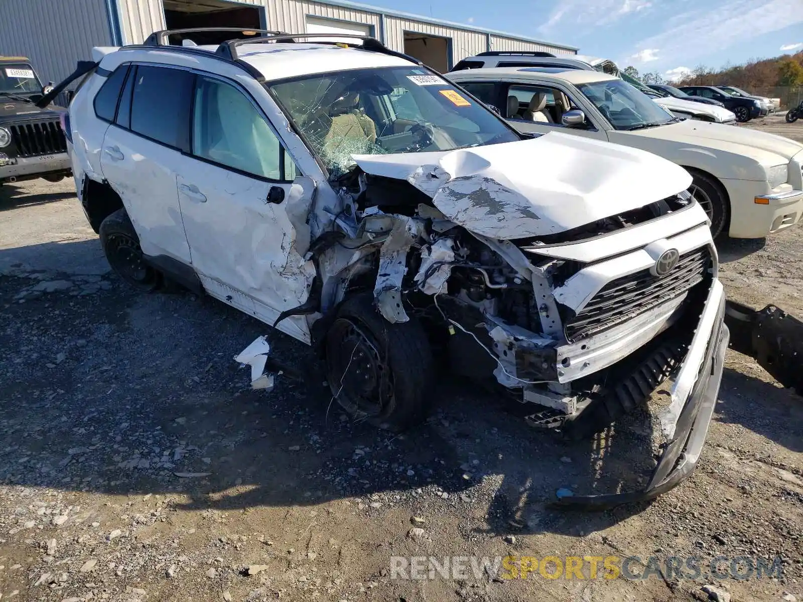 1 Photograph of a damaged car 2T3H1RFV4LW060290 TOYOTA RAV4 2020