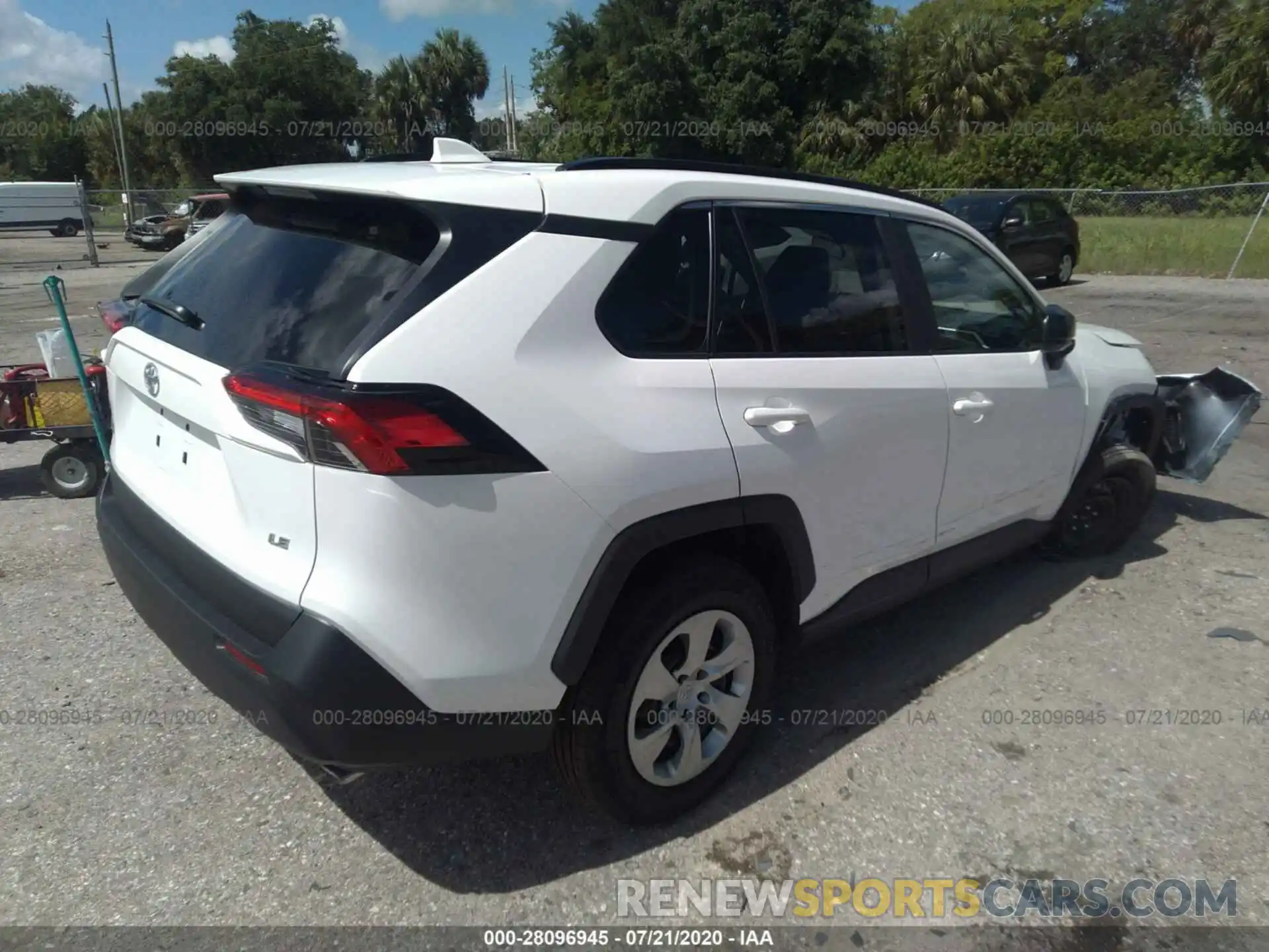 4 Photograph of a damaged car 2T3H1RFV4LW060838 TOYOTA RAV4 2020