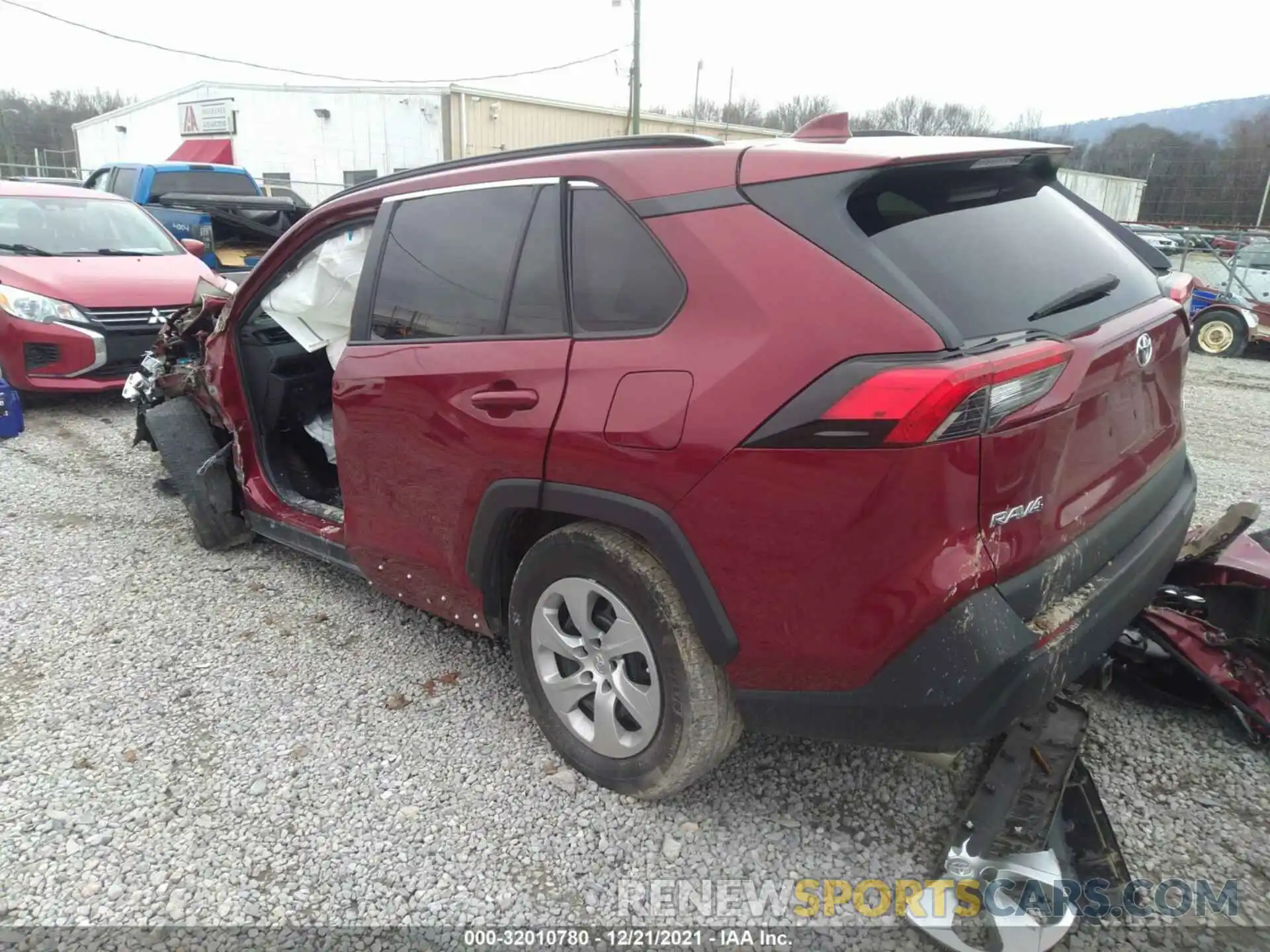 3 Photograph of a damaged car 2T3H1RFV4LW067515 TOYOTA RAV4 2020