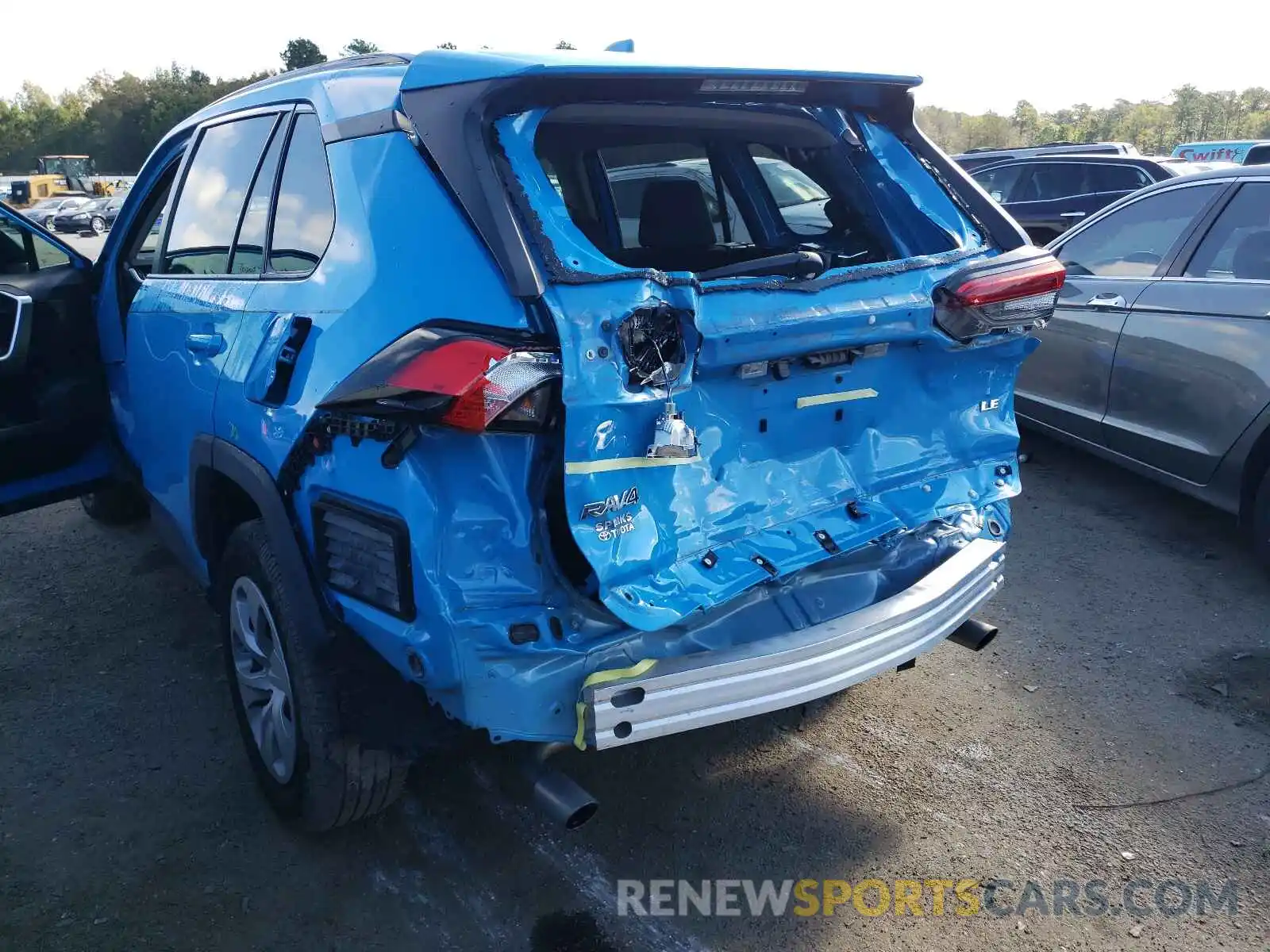 9 Photograph of a damaged car 2T3H1RFV4LW068728 TOYOTA RAV4 2020