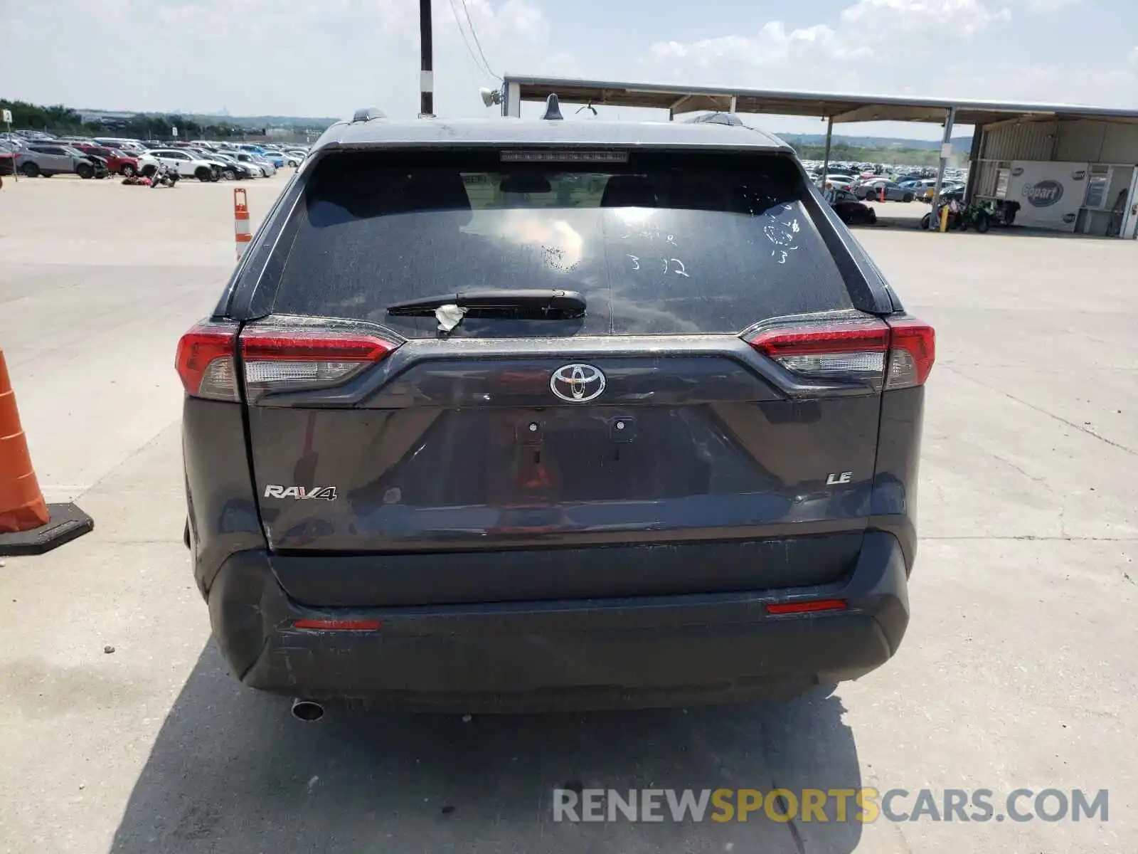 9 Photograph of a damaged car 2T3H1RFV4LW088560 TOYOTA RAV4 2020