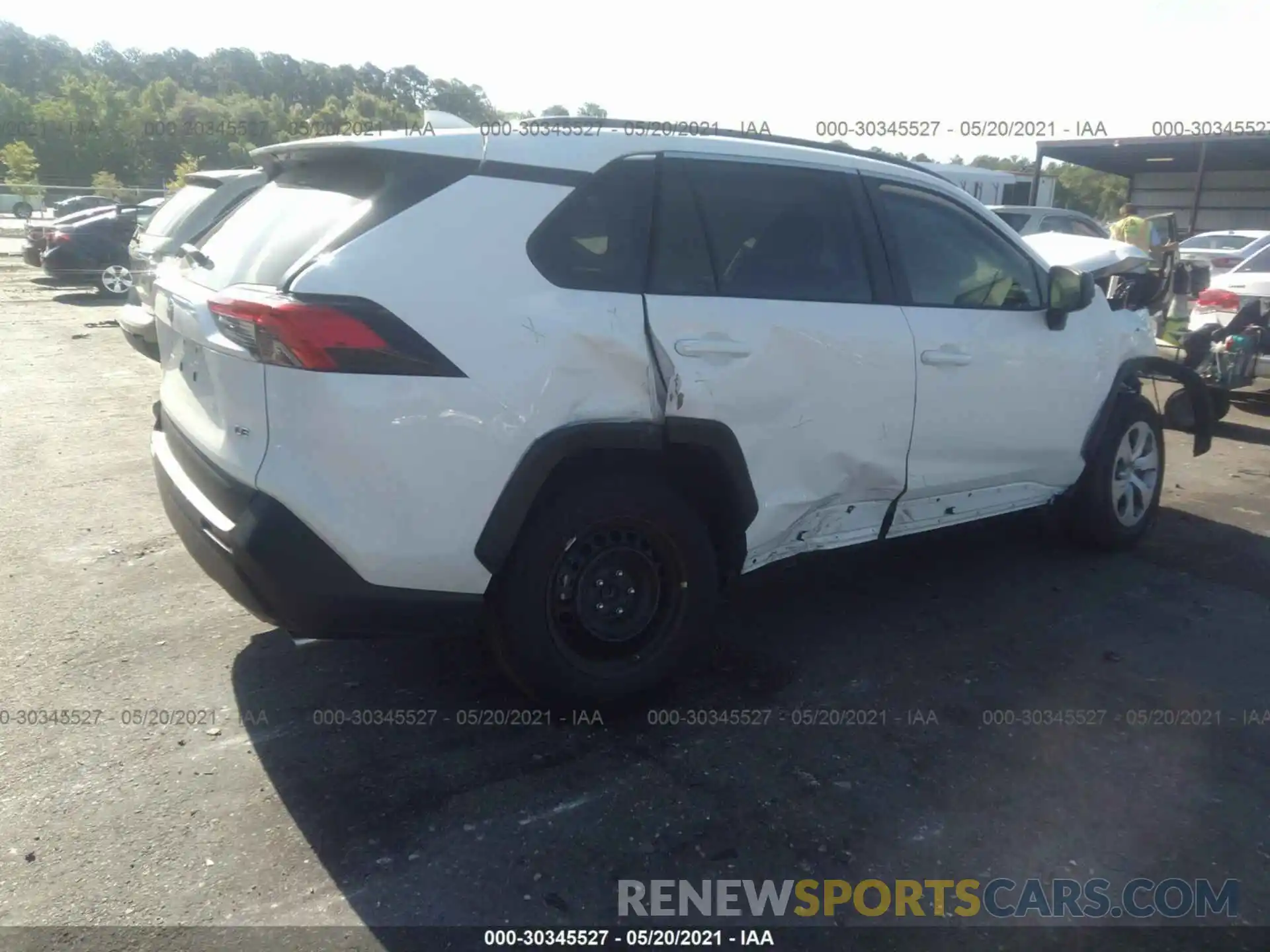 4 Photograph of a damaged car 2T3H1RFV4LW089868 TOYOTA RAV4 2020