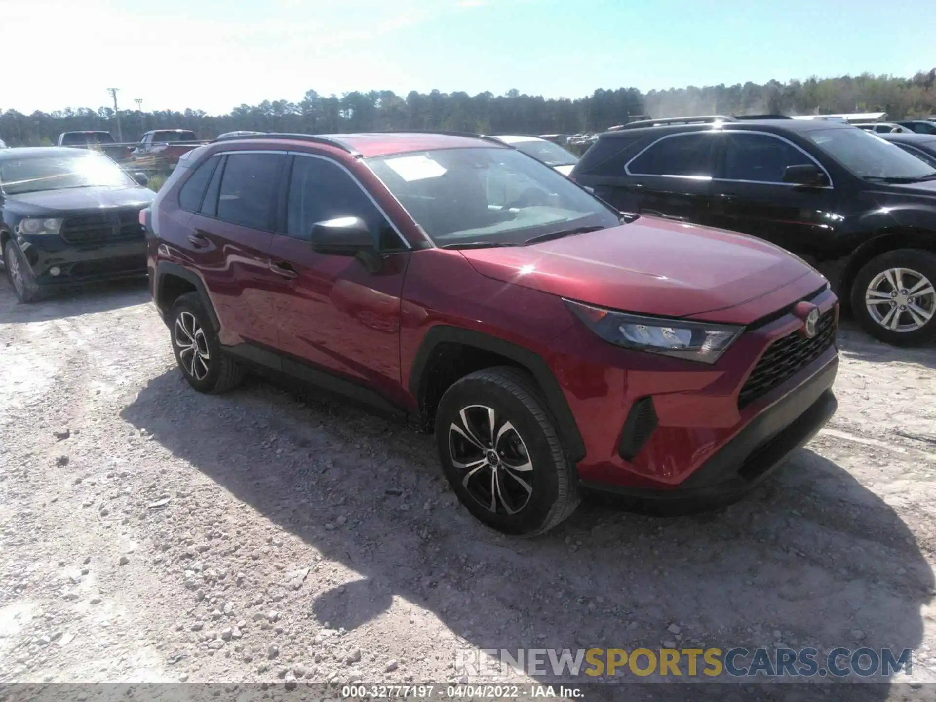 1 Photograph of a damaged car 2T3H1RFV4LW090292 TOYOTA RAV4 2020